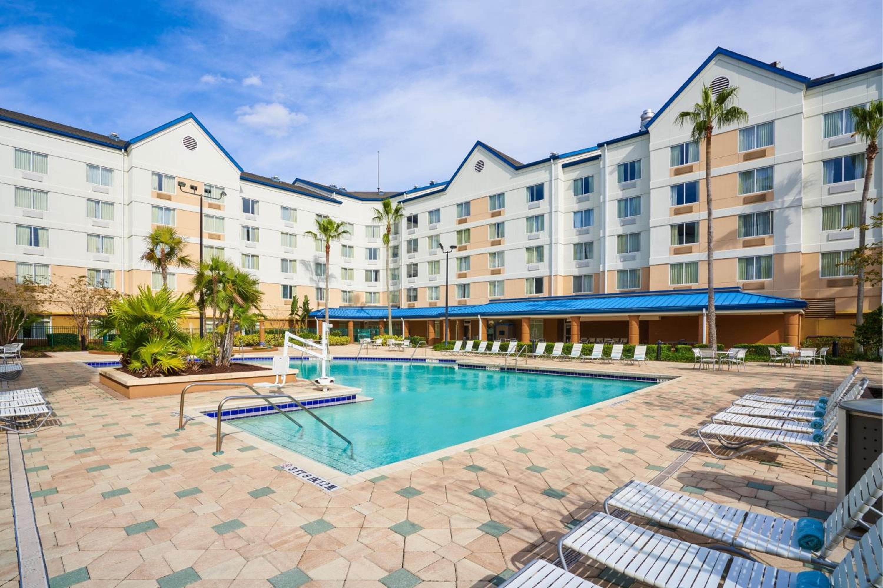 Fairfield Inn & Suites by Marriott Orlando Lake Buena Vista in the Marriott Village - Large Family Suites with Trundle Bunk Beds! — 15