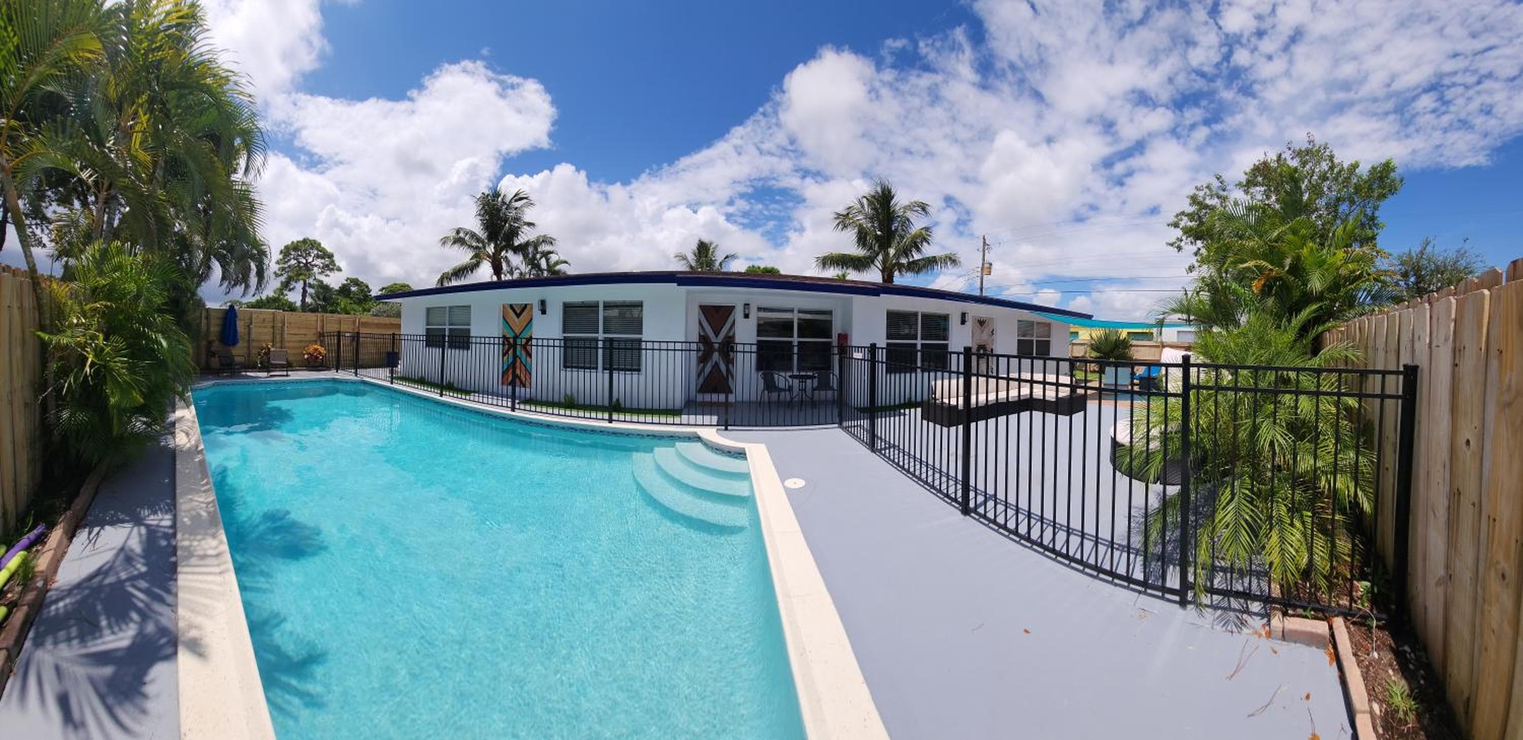 Equipped House W Pool & Patios, Near the Beaches, Prime Location- Ideal for Small Families, Coastal Haven — 22