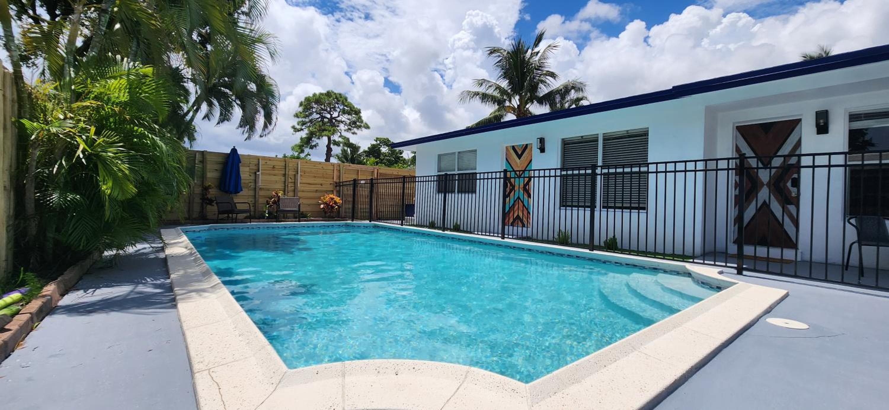 Equipped House W Pool & Patios, Near the Beaches, Prime Location- Ideal for Small Families, Coastal Haven — 21