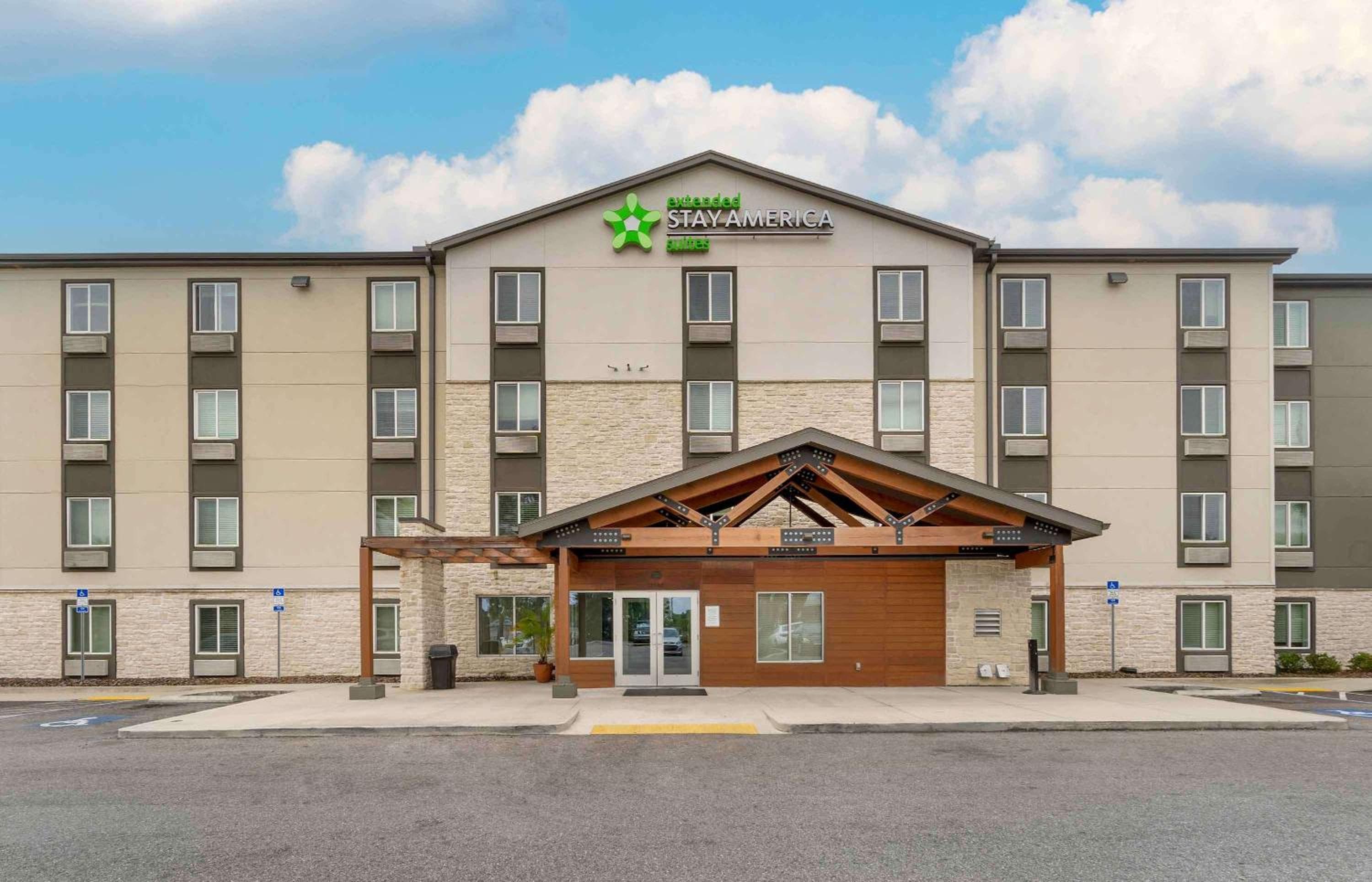 Extended Stay America Select Suites - Tampa - Northeast — 1