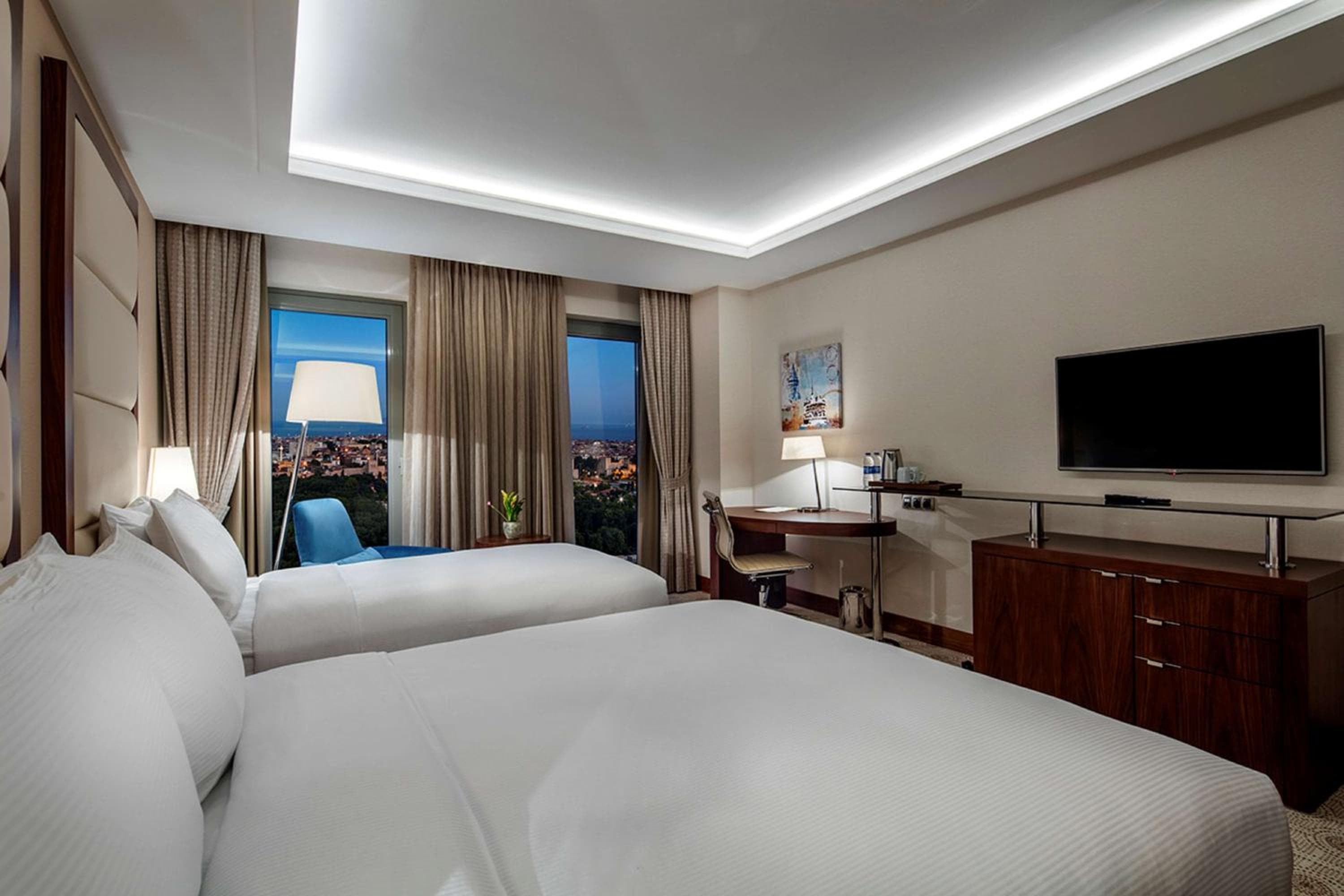 Doubletree By Hilton Istanbul Topkapi — 24