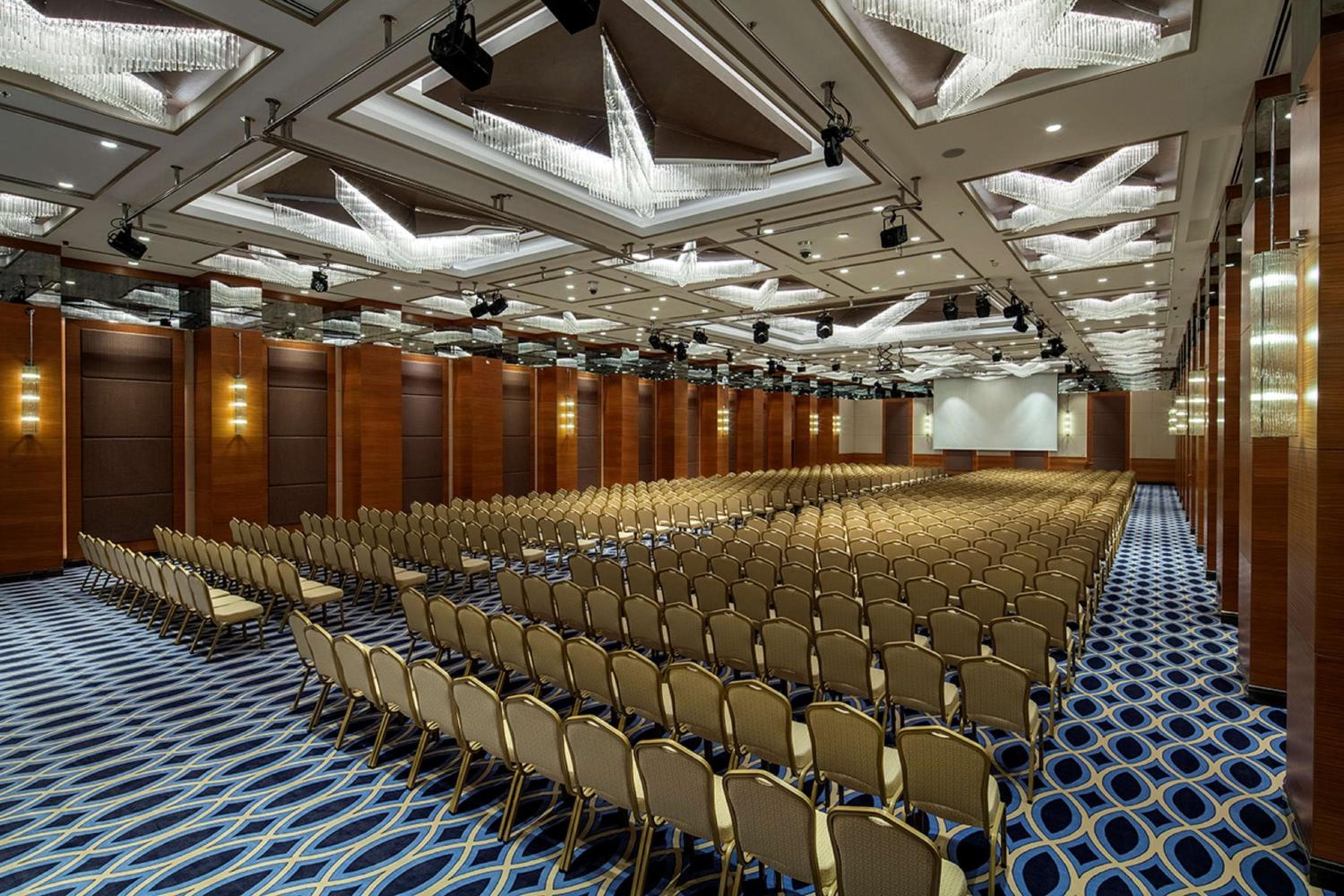 Doubletree By Hilton Istanbul Topkapi — 2