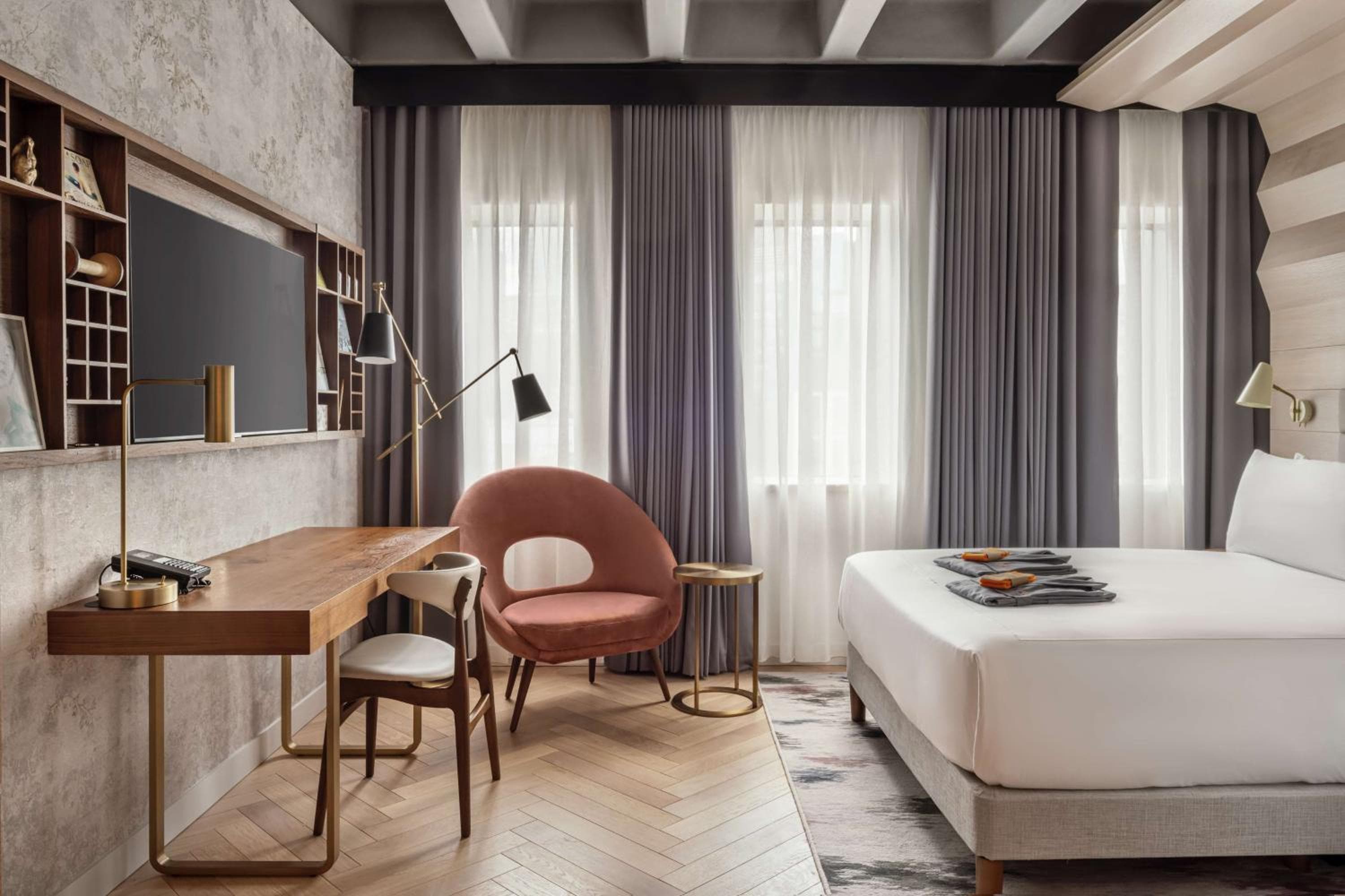 Canopy by Hilton London City — 18