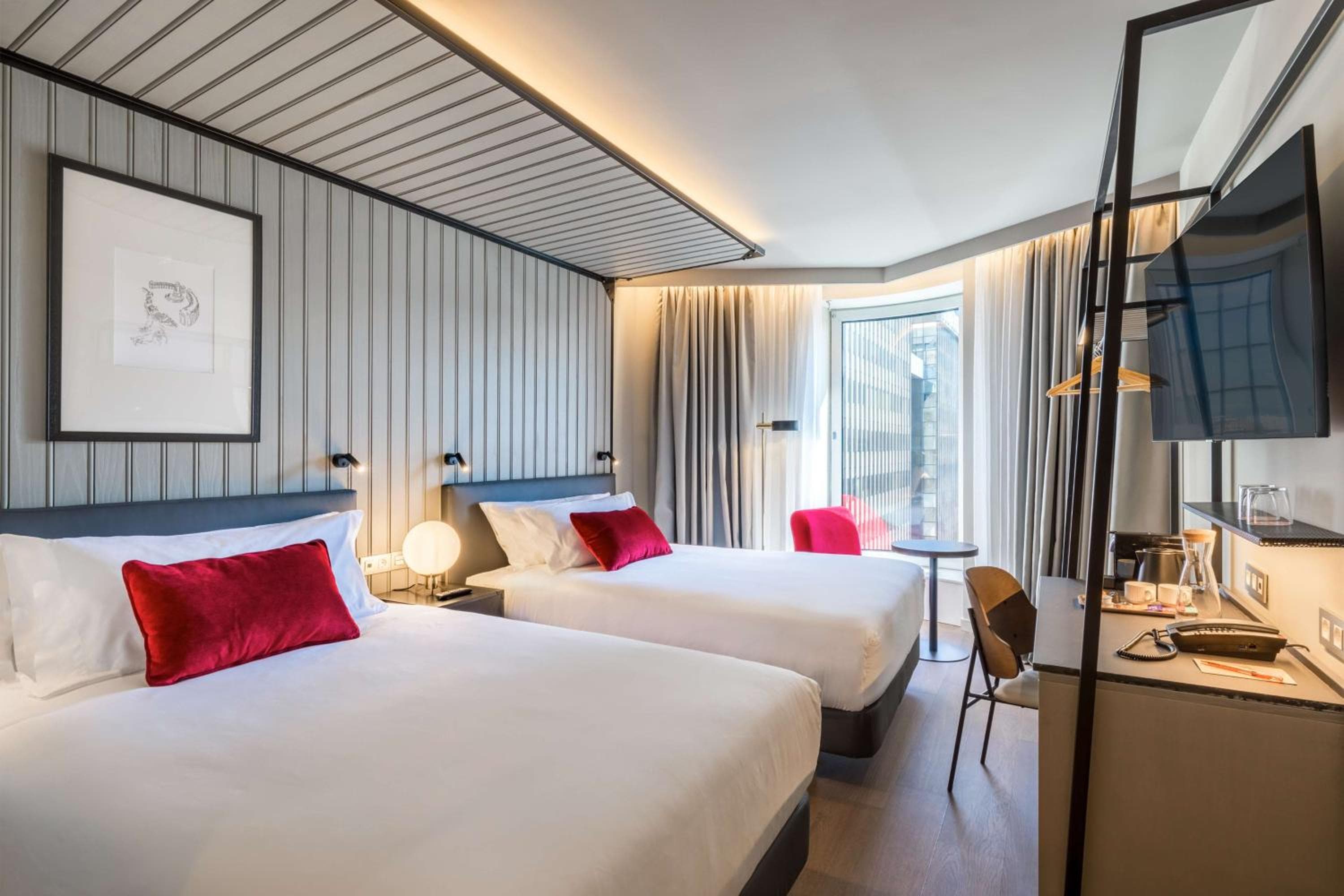 Canopy by Hilton Madrid Castellana — 4