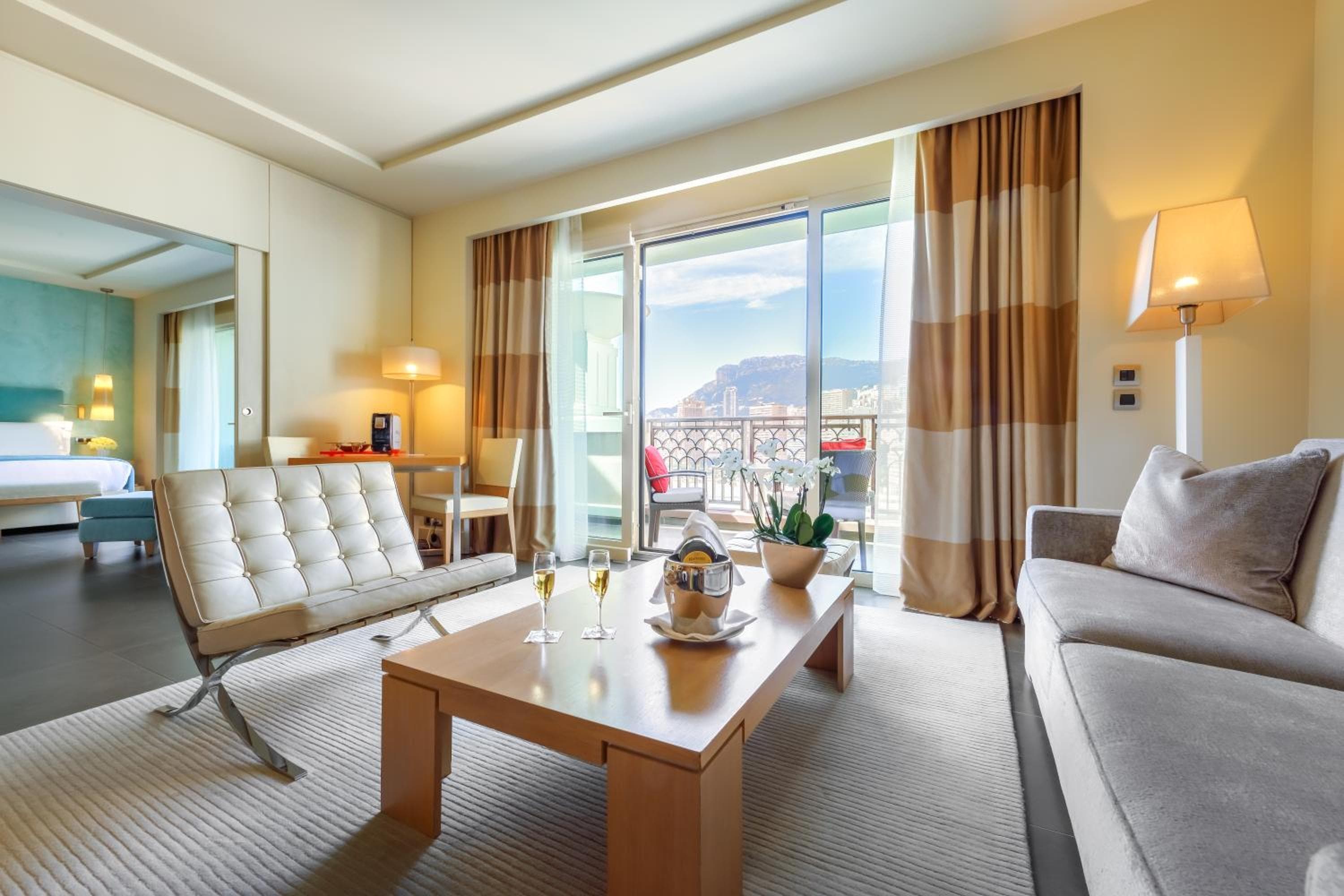 Montecarlo Bay Hotel & Resort — 10