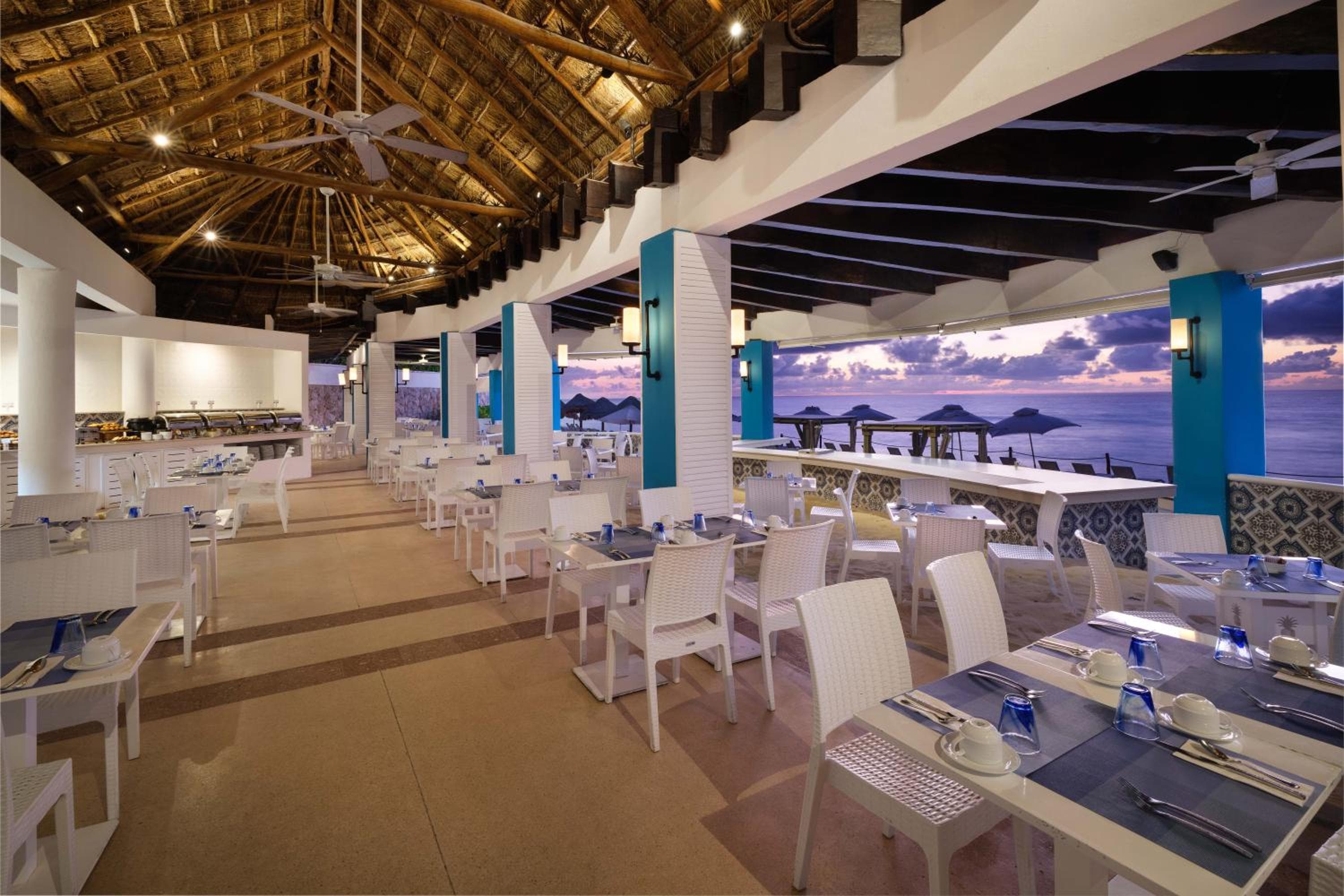 Wyndham Grand Cancun All Inclusive Resort & Villas — 8