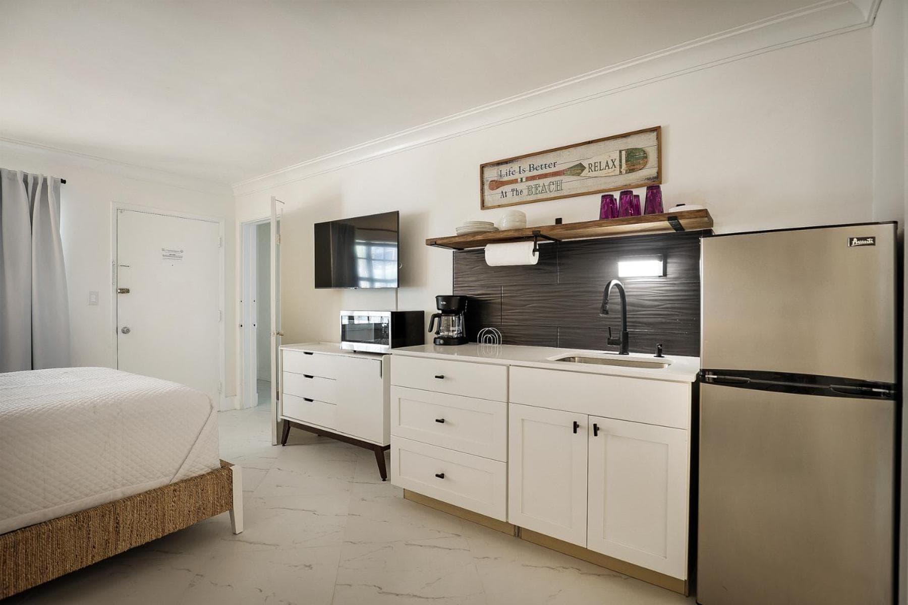 La Mer Suites — 2