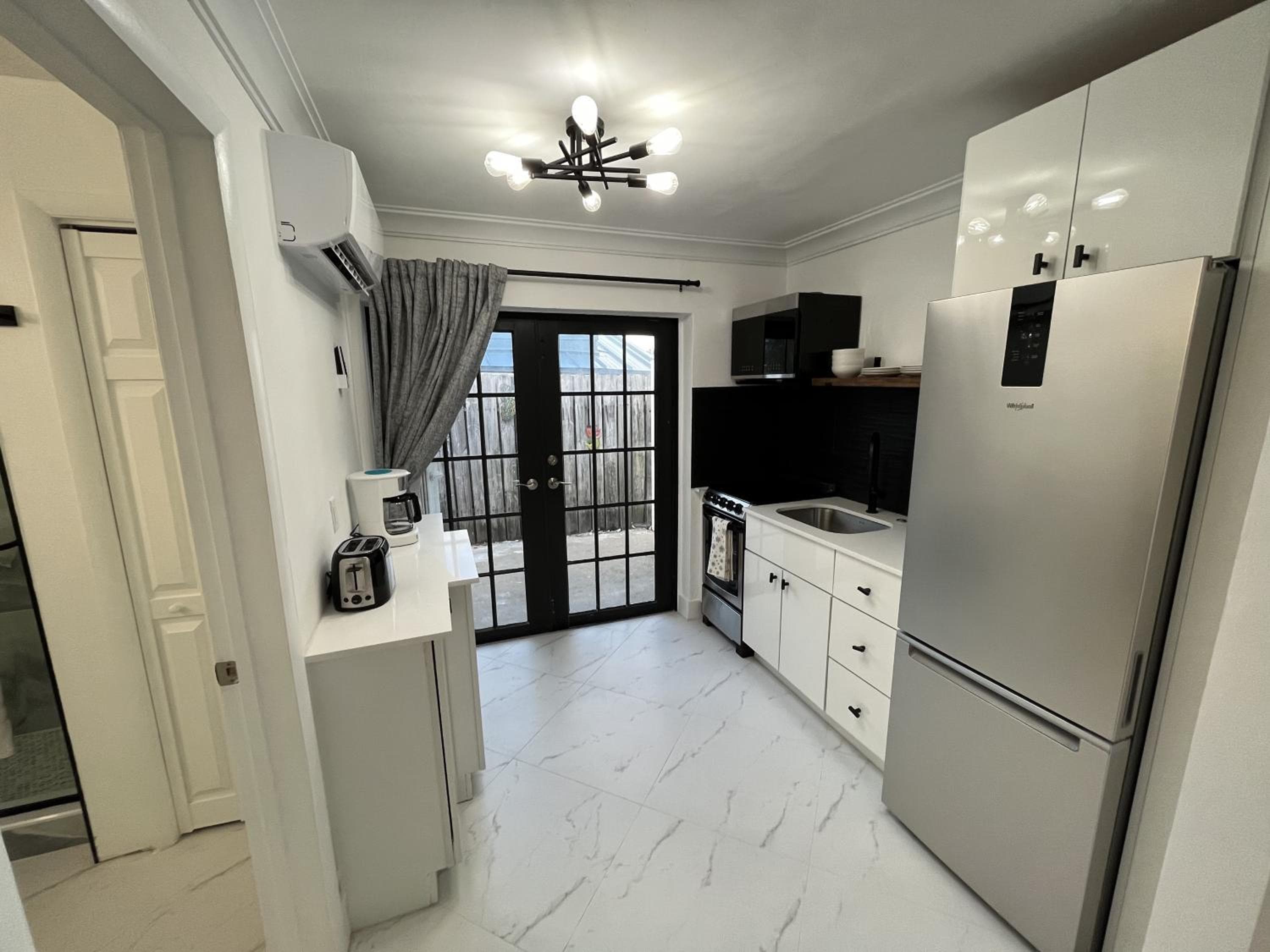 La Mer Suites — 21