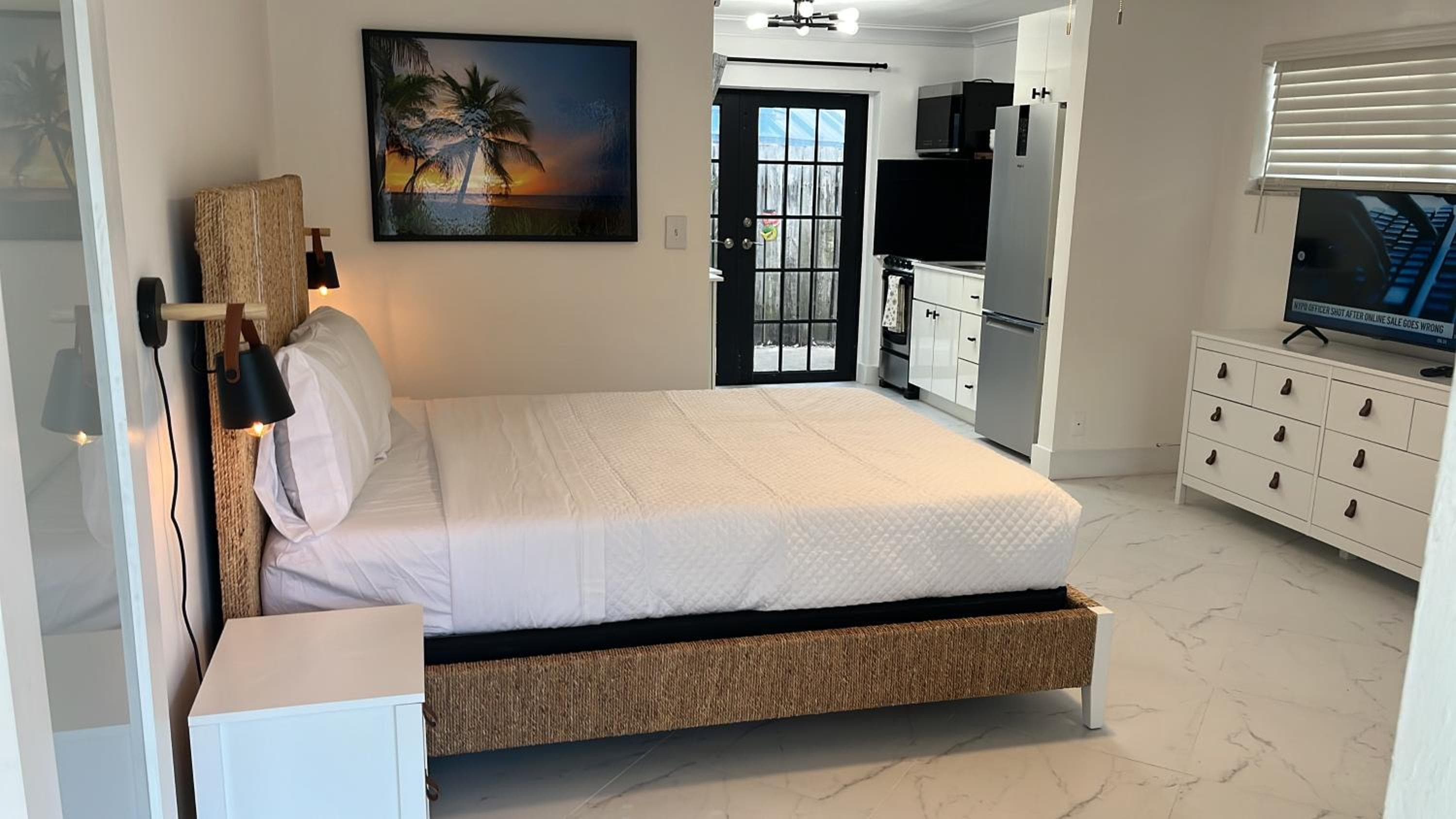 La Mer Suites — 13