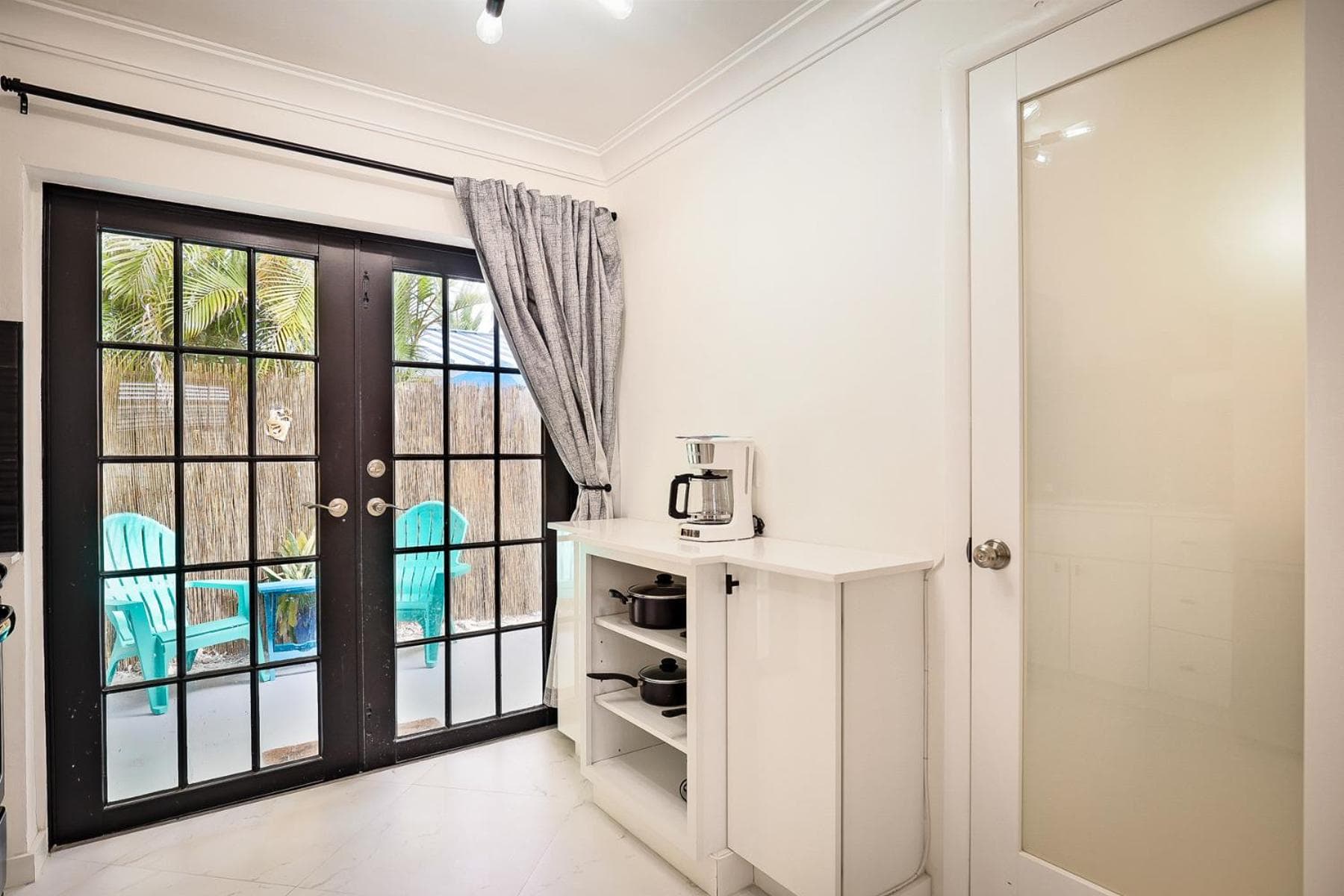 La Mer Suites — 11