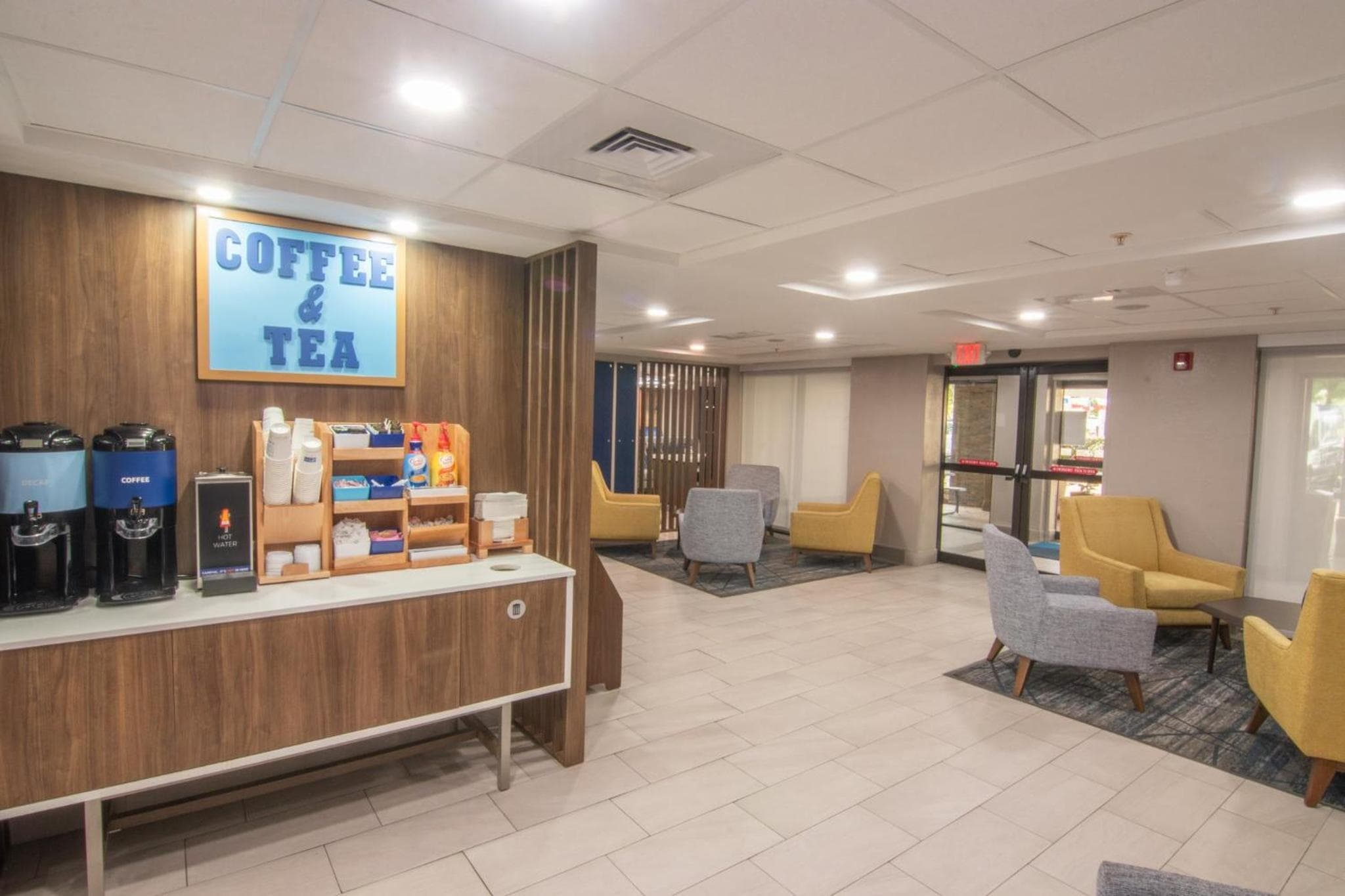 Holiday Inn Express and Suites Fort Lauderdale Airport West by IHG — 5