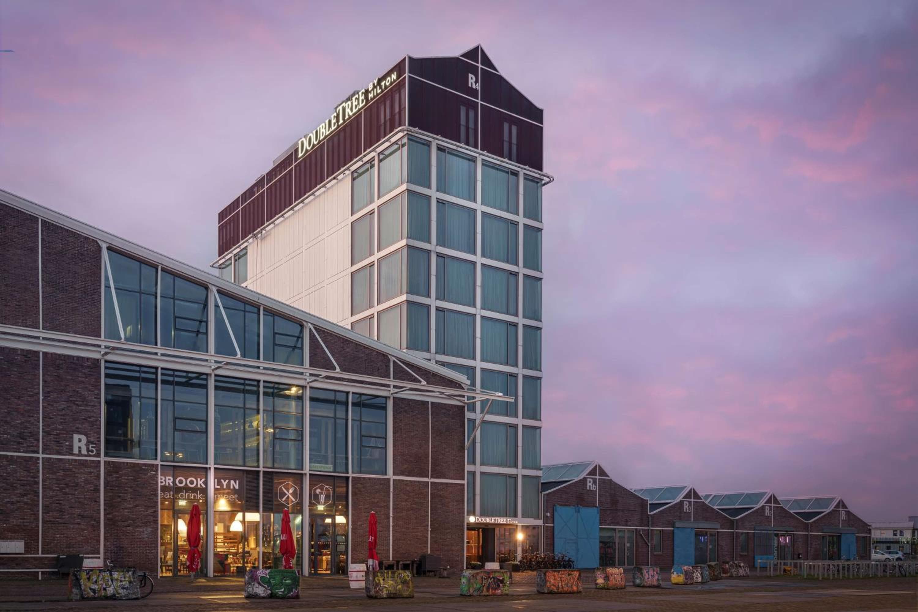 DoubleTree by Hilton Amsterdam - NDSM Wharf — 15