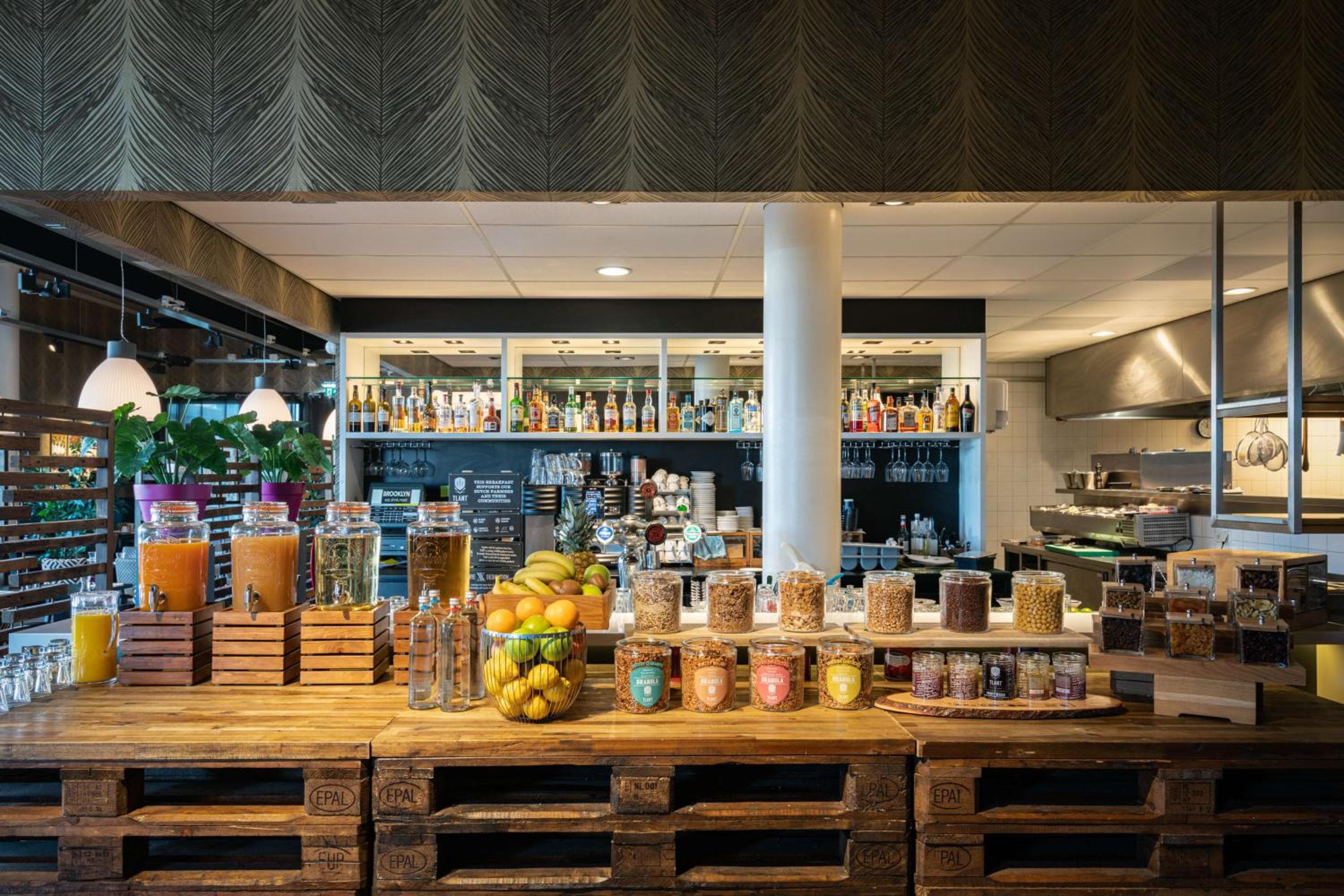 DoubleTree by Hilton Amsterdam - NDSM Wharf — 18