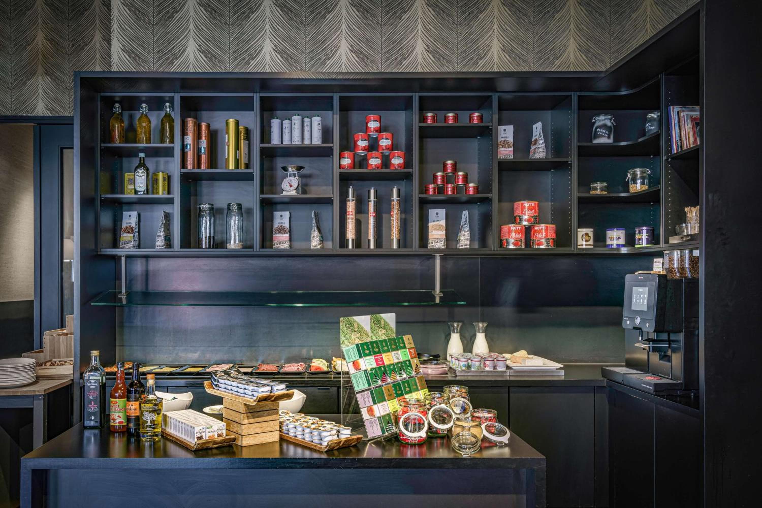 DoubleTree by Hilton Amsterdam - NDSM Wharf — 9