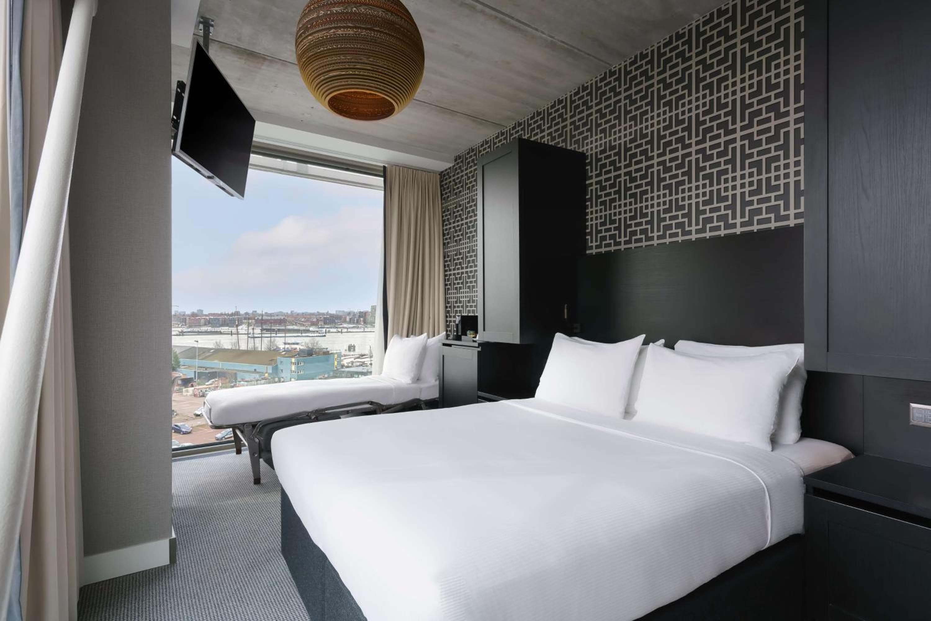DoubleTree by Hilton Amsterdam - NDSM Wharf — 25