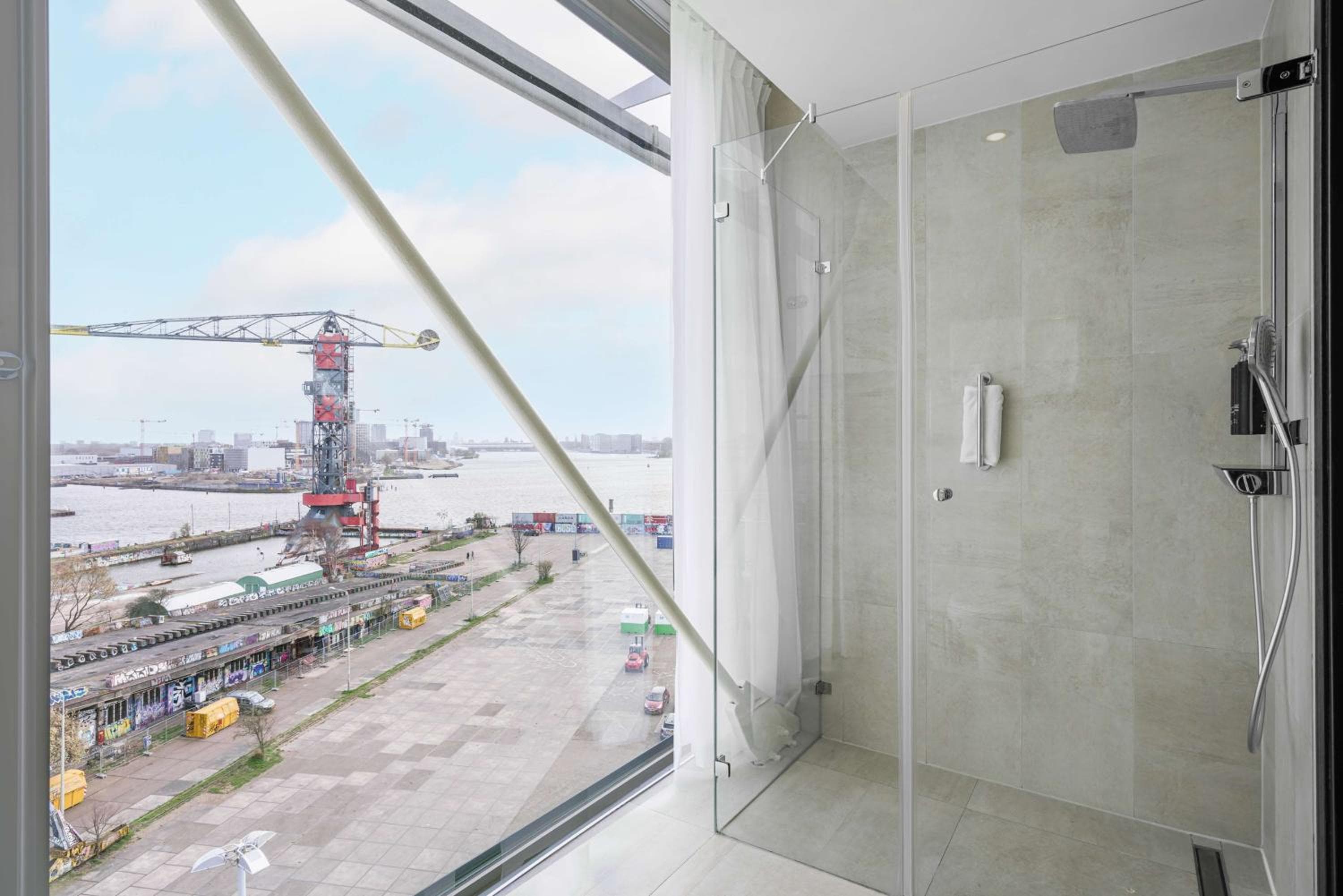 DoubleTree by Hilton Amsterdam - NDSM Wharf — 17