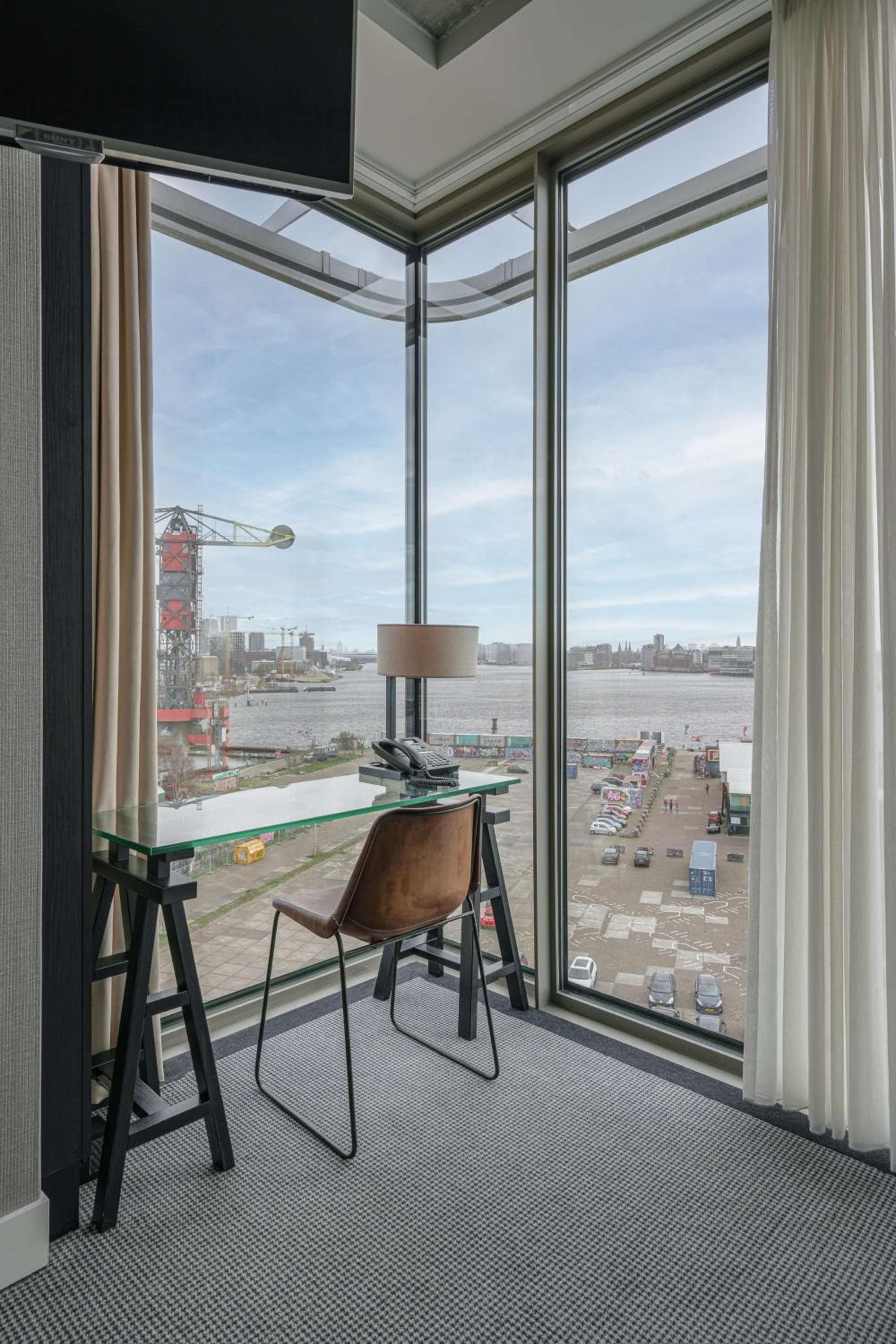 DoubleTree by Hilton Amsterdam - NDSM Wharf — 6