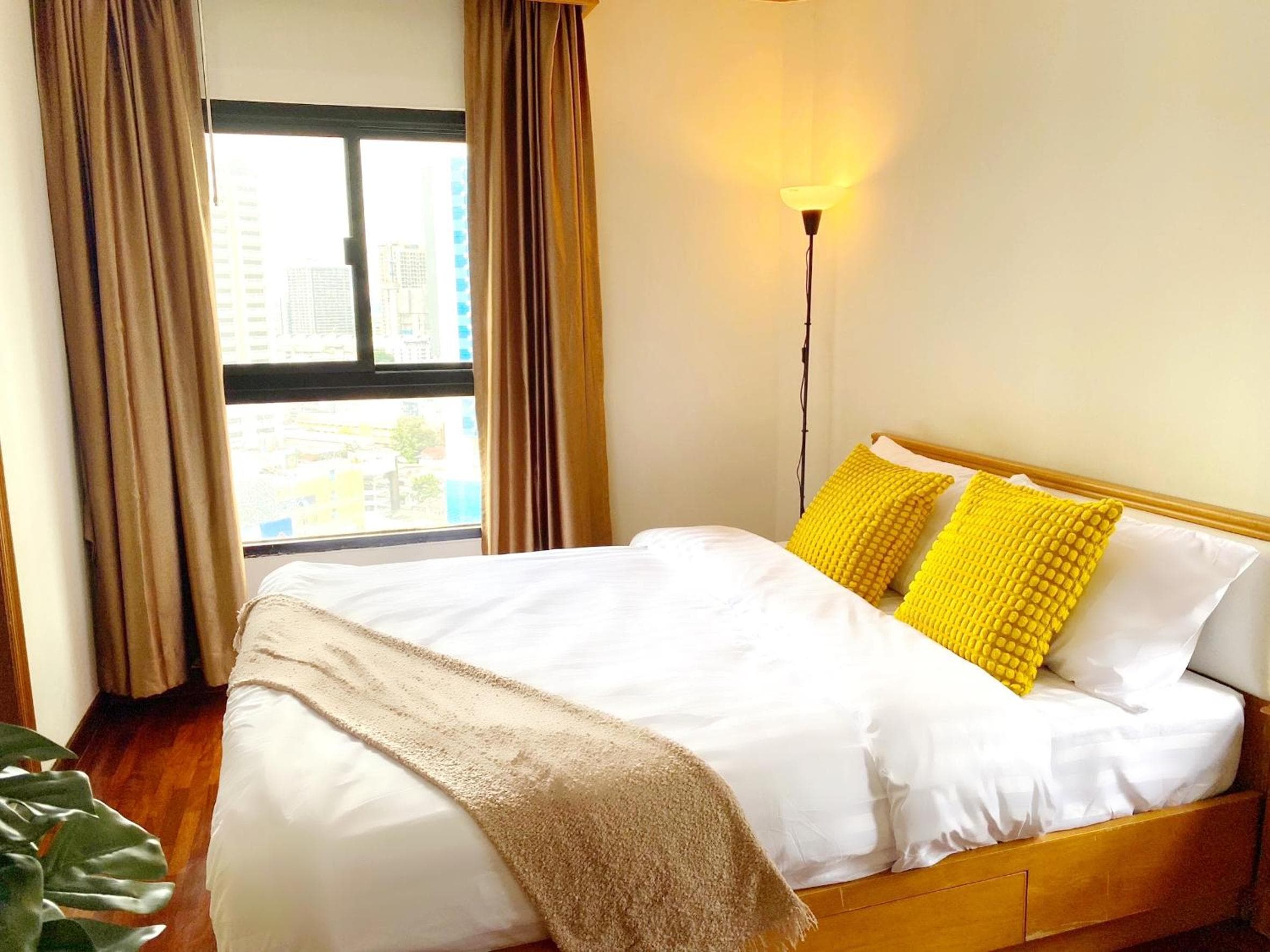 Center Bangkok Suite next to Platinum mall — 24