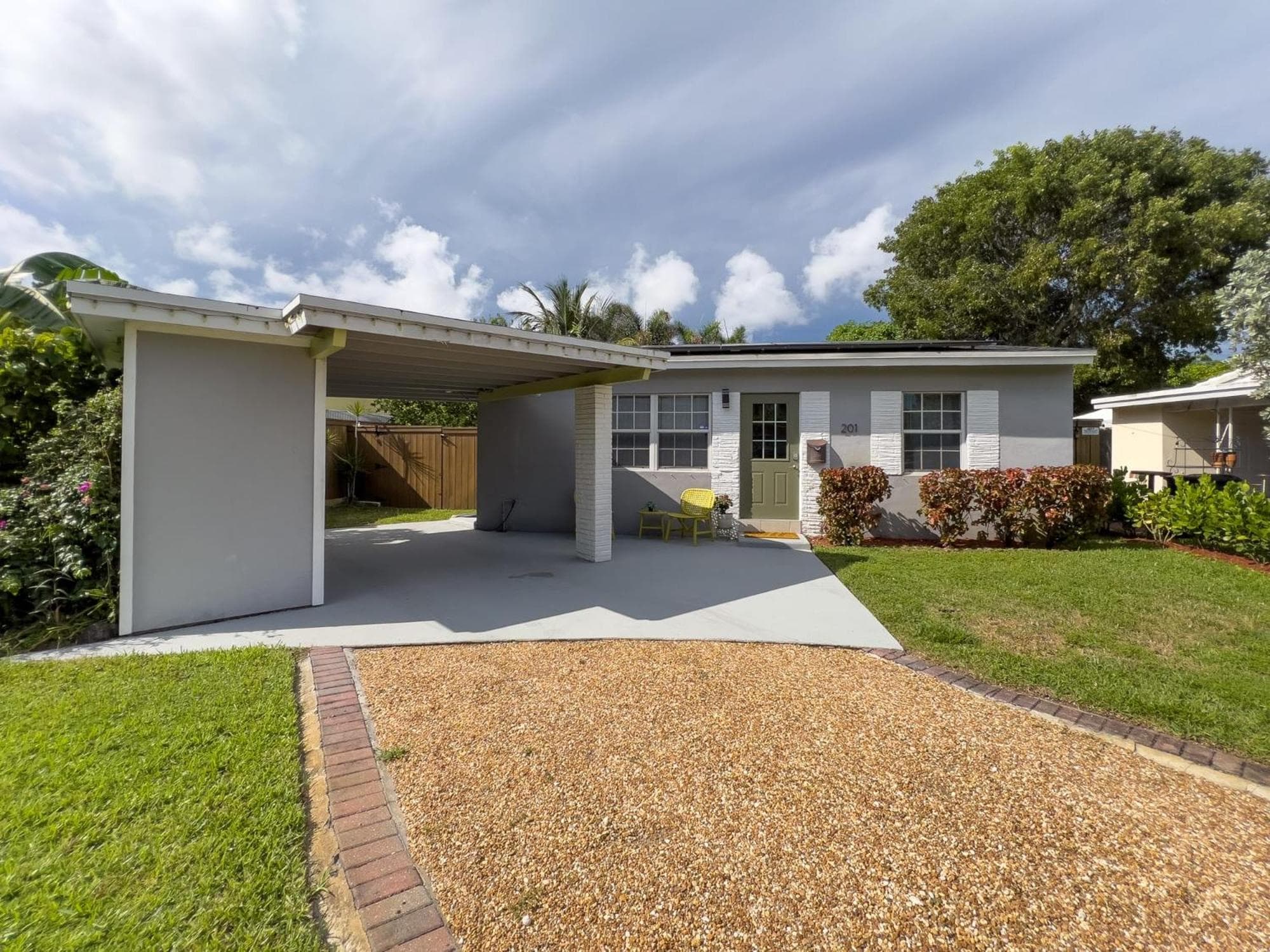 Casa Limon - Private Heated Pool Prime Location & Parking — 1