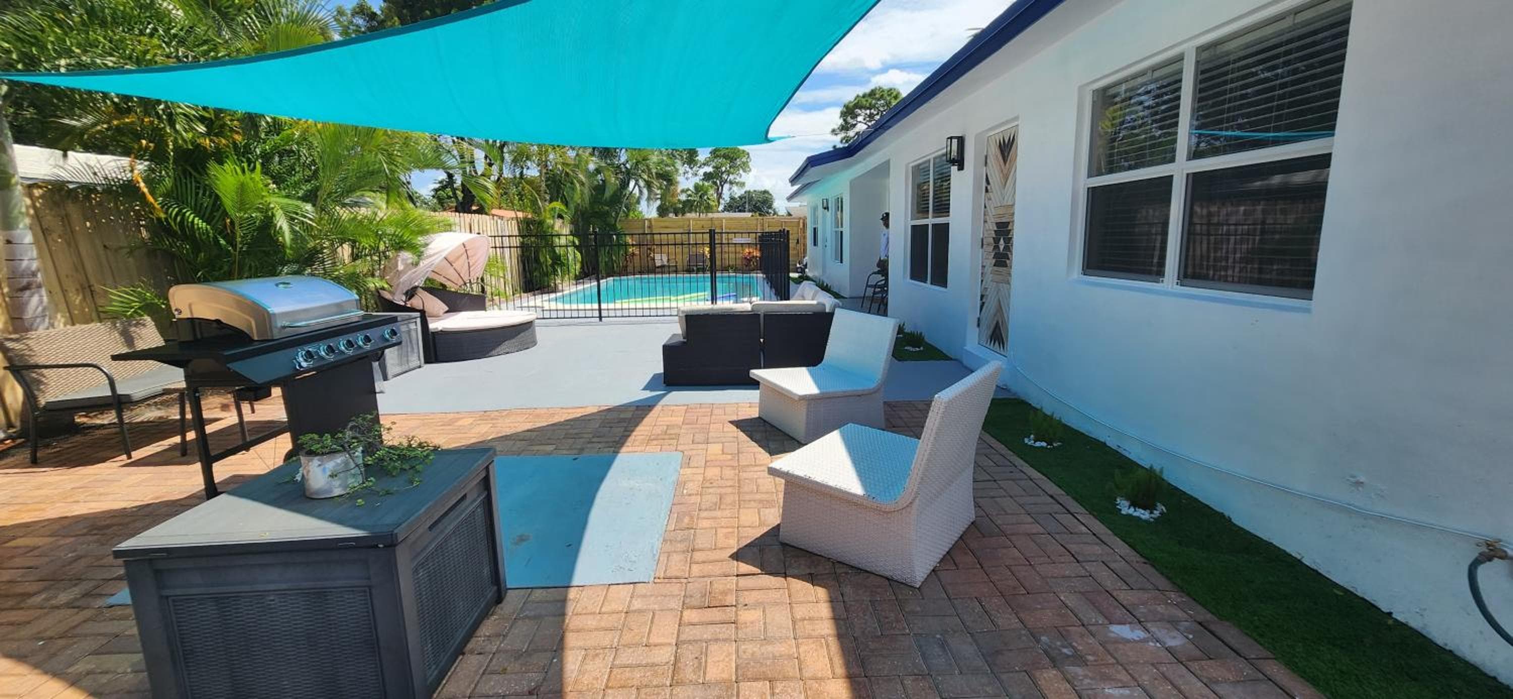 Private Home, KING Room- Pool & Patios - Near Beaches & Dining — 17