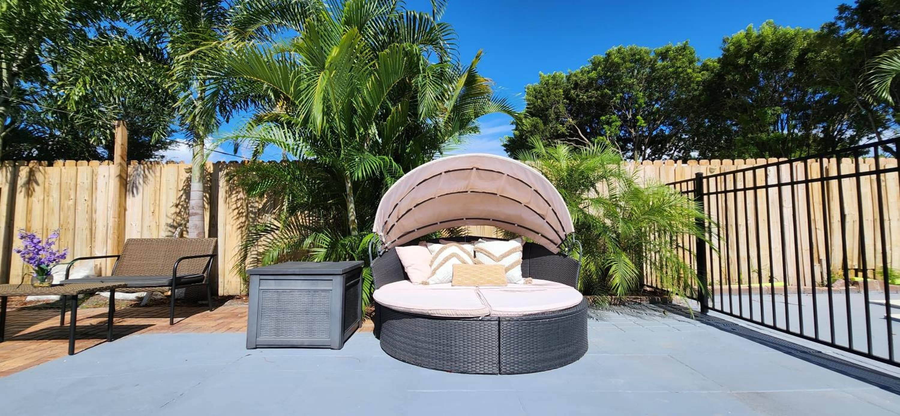 Equipped House W Pool & Patios, Near the Beaches, Prime Location- Ideal for Small Families, Coastal Haven — 23
