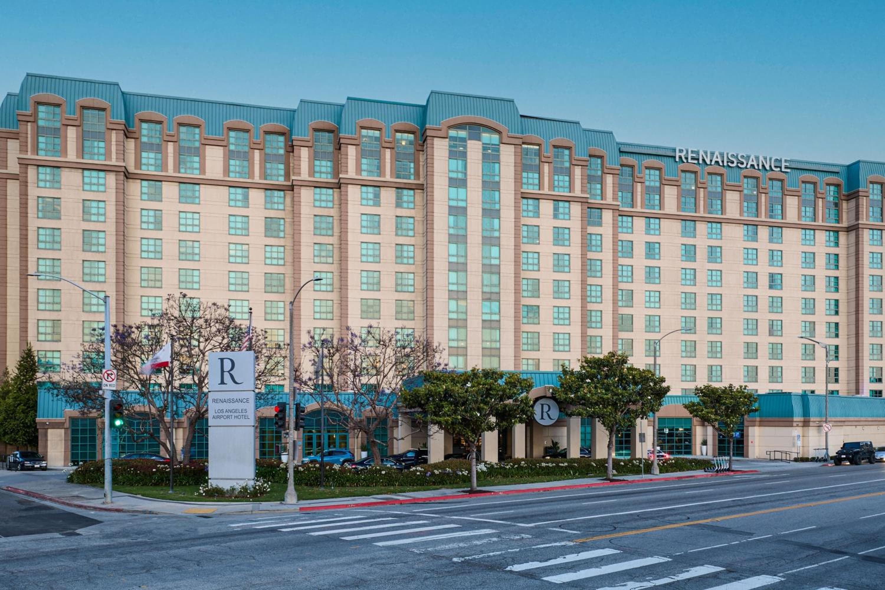 Hotel rinascimentale dell'aeroporto di Los Angeles — 1