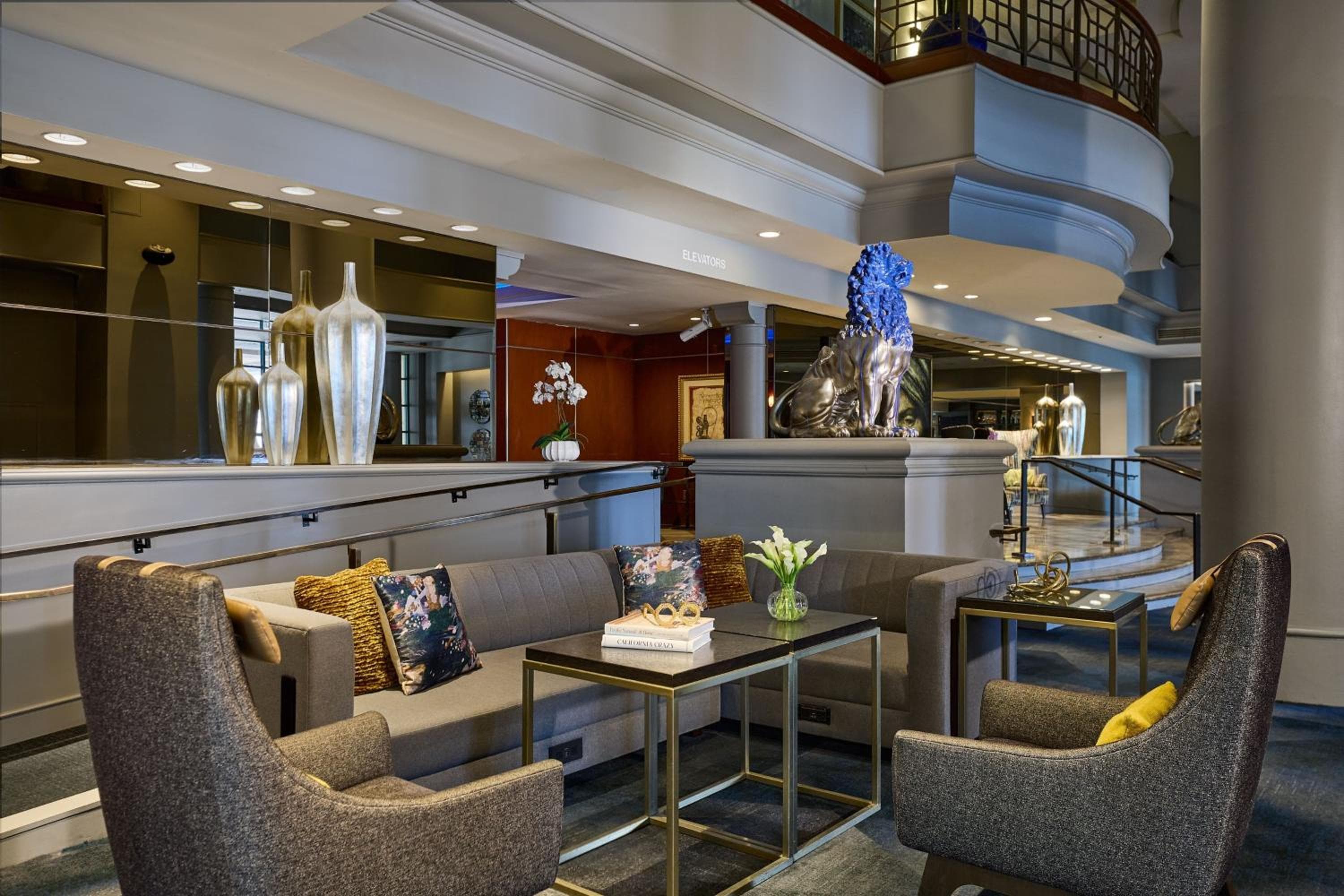 Hotel rinascimentale dell'aeroporto di Los Angeles — 6