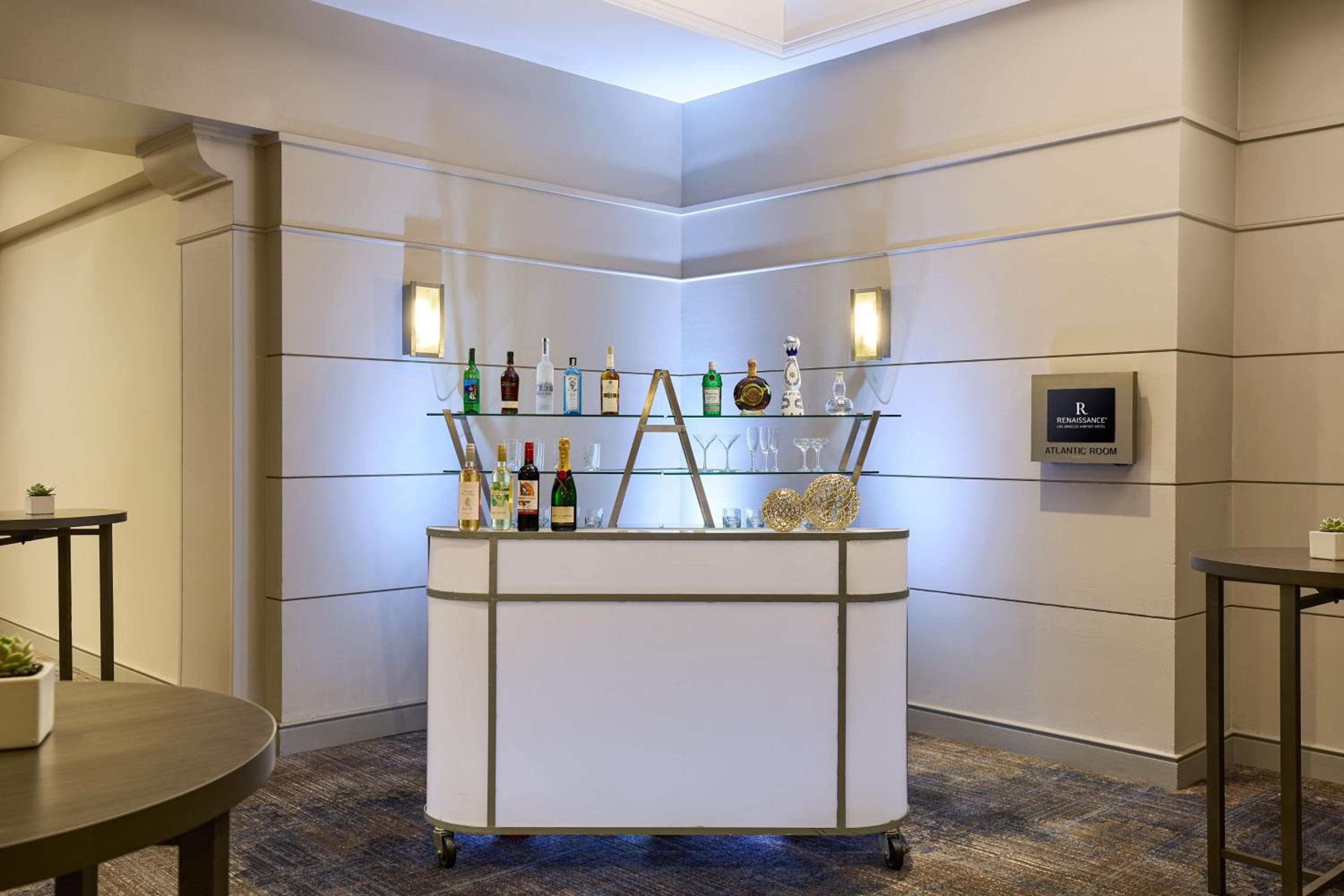 Renaissance Los Angeles Airport Hotel — 11