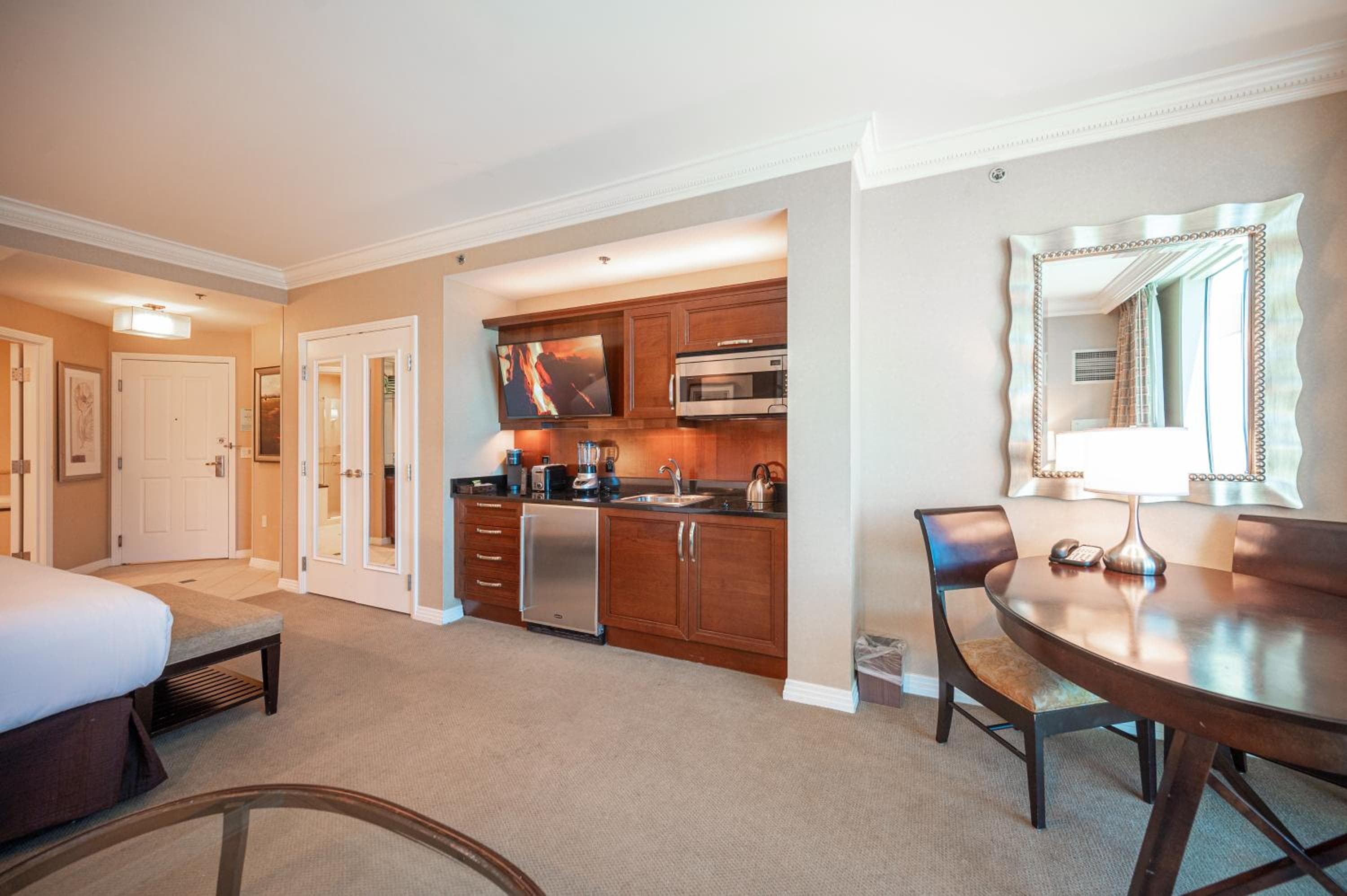 NO RESORT FEES-MGM StripView Adjoining Suites F1 View — 22