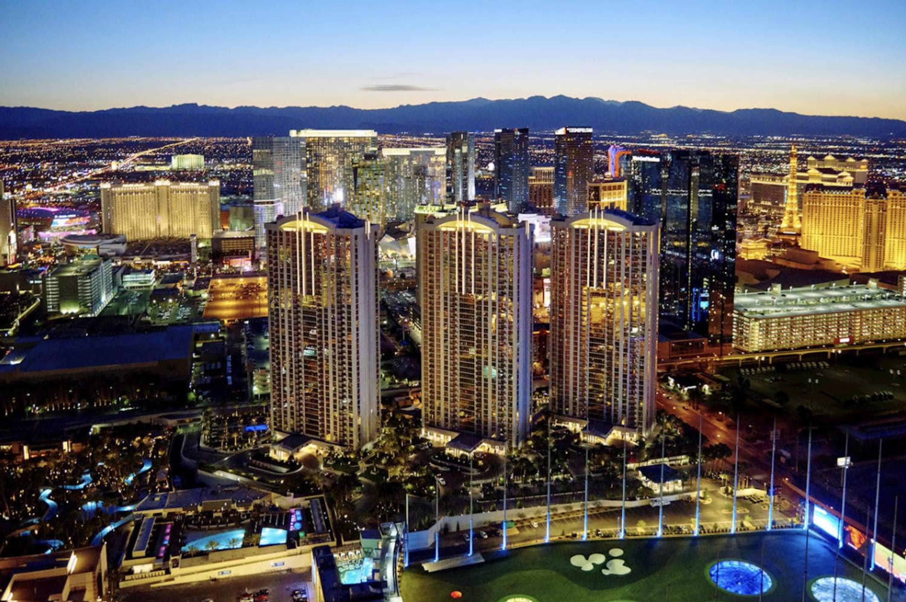 NO RESORT FEES-MGM StripView Adjoining Suites F1 View — 20