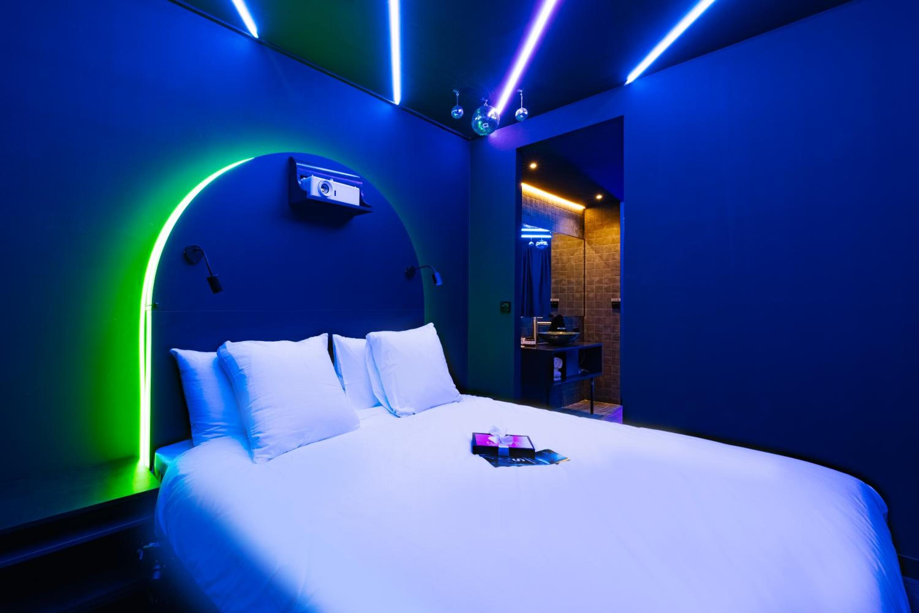 SUPPER Hotel — 24