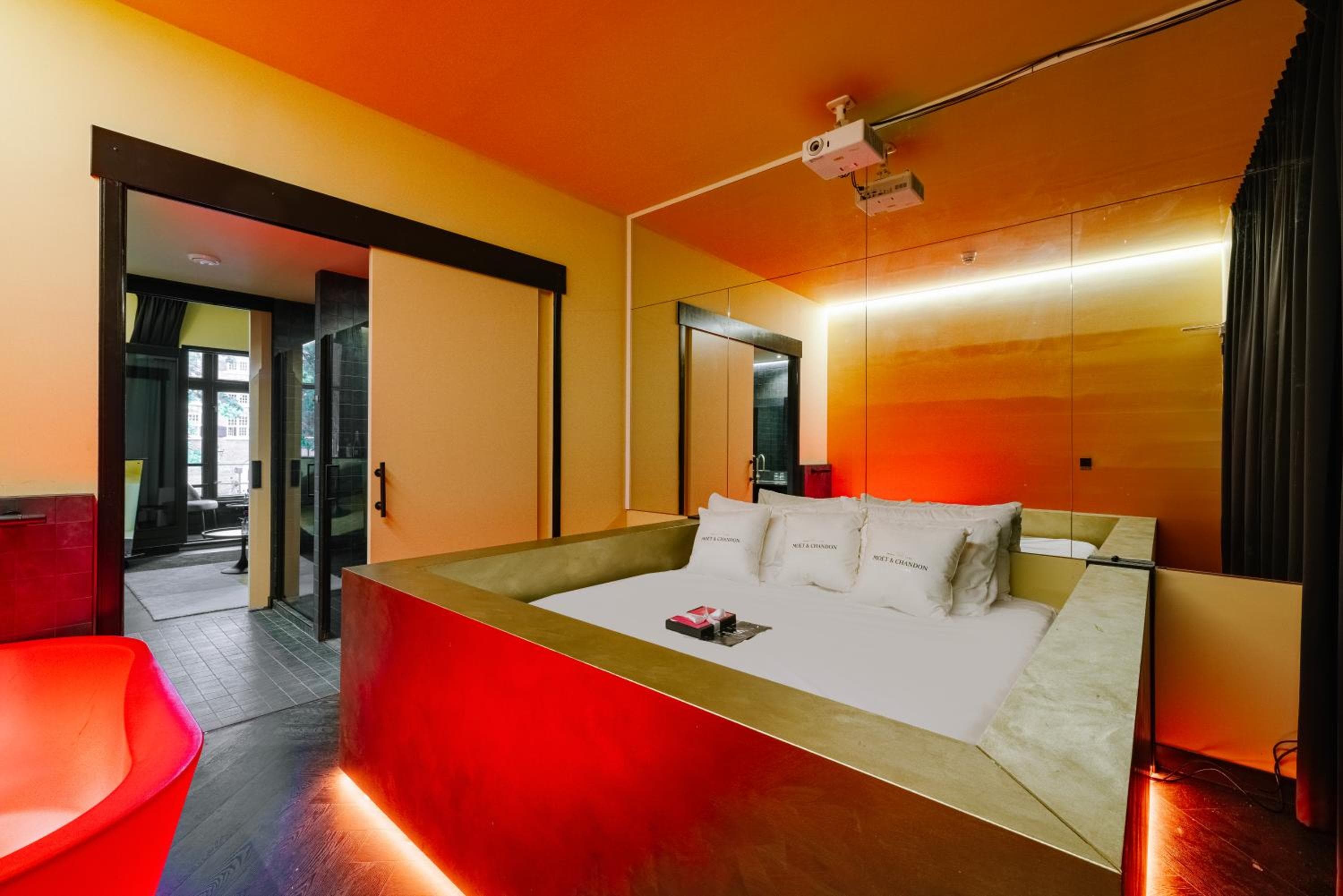SUPPER Hotel — 17