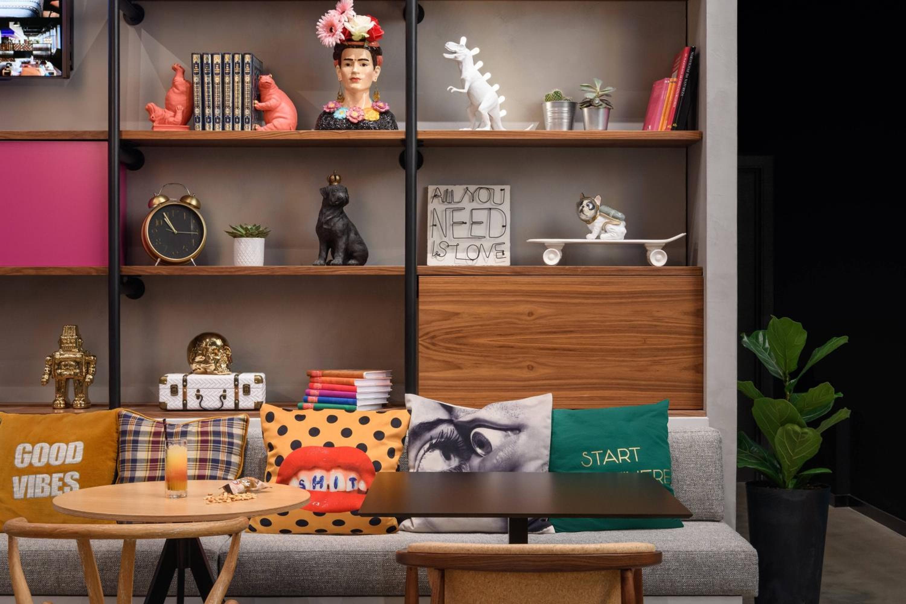 Moxy Lisboa Oriente — 8