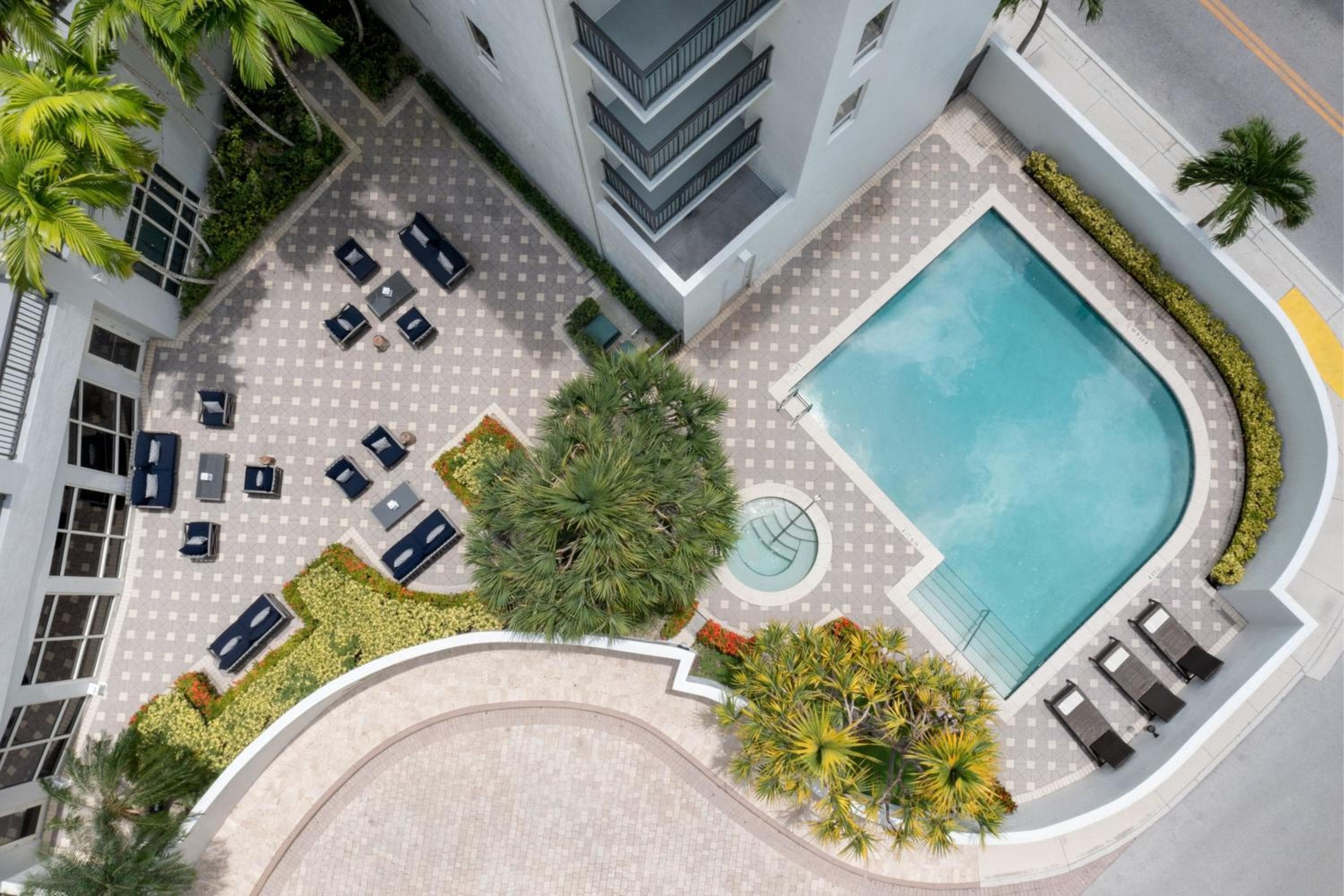 Courtyard Miami-Dadeland — 7