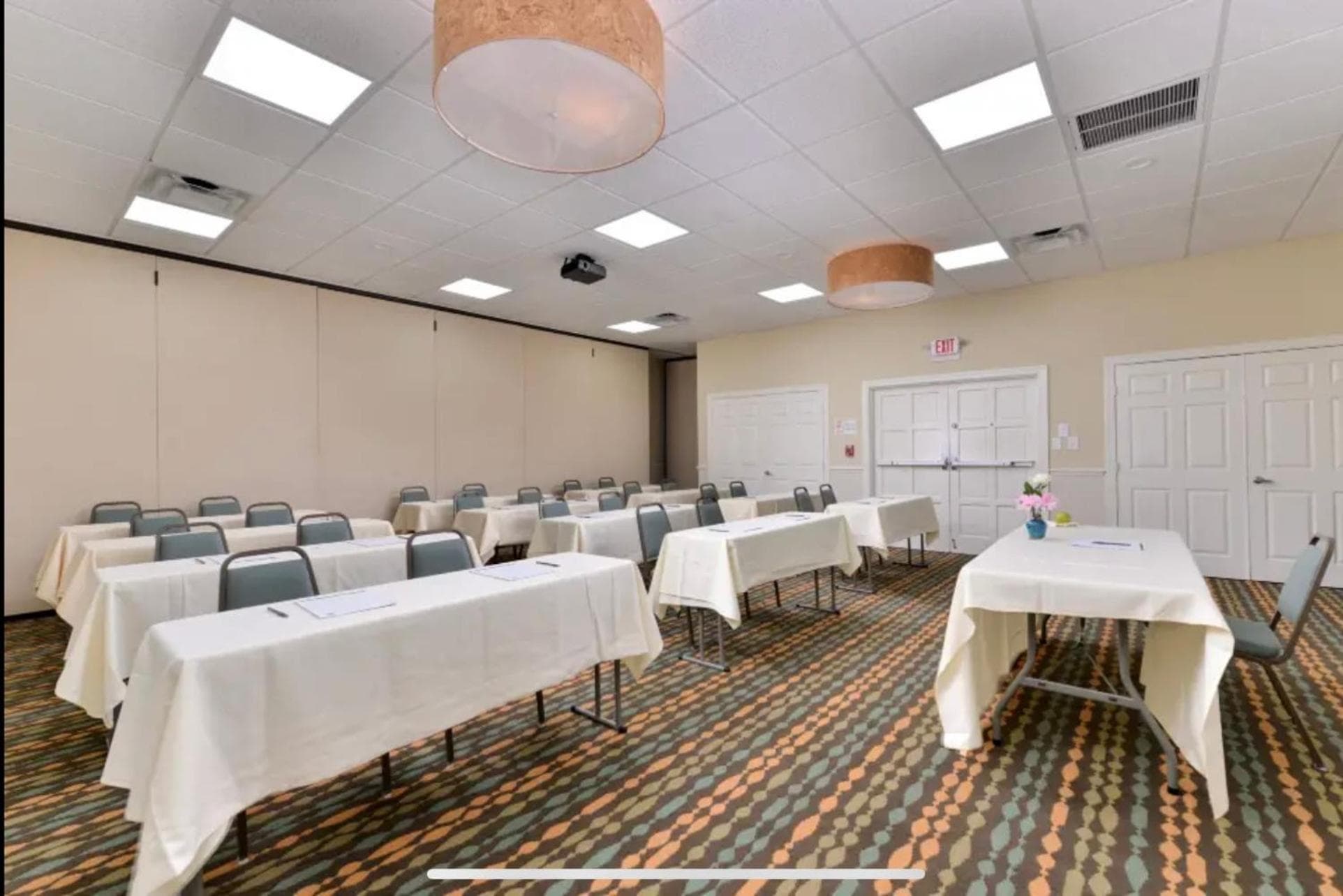 Red Roof Inn PLUS & Suites Tampa - Busch Gardens — 25