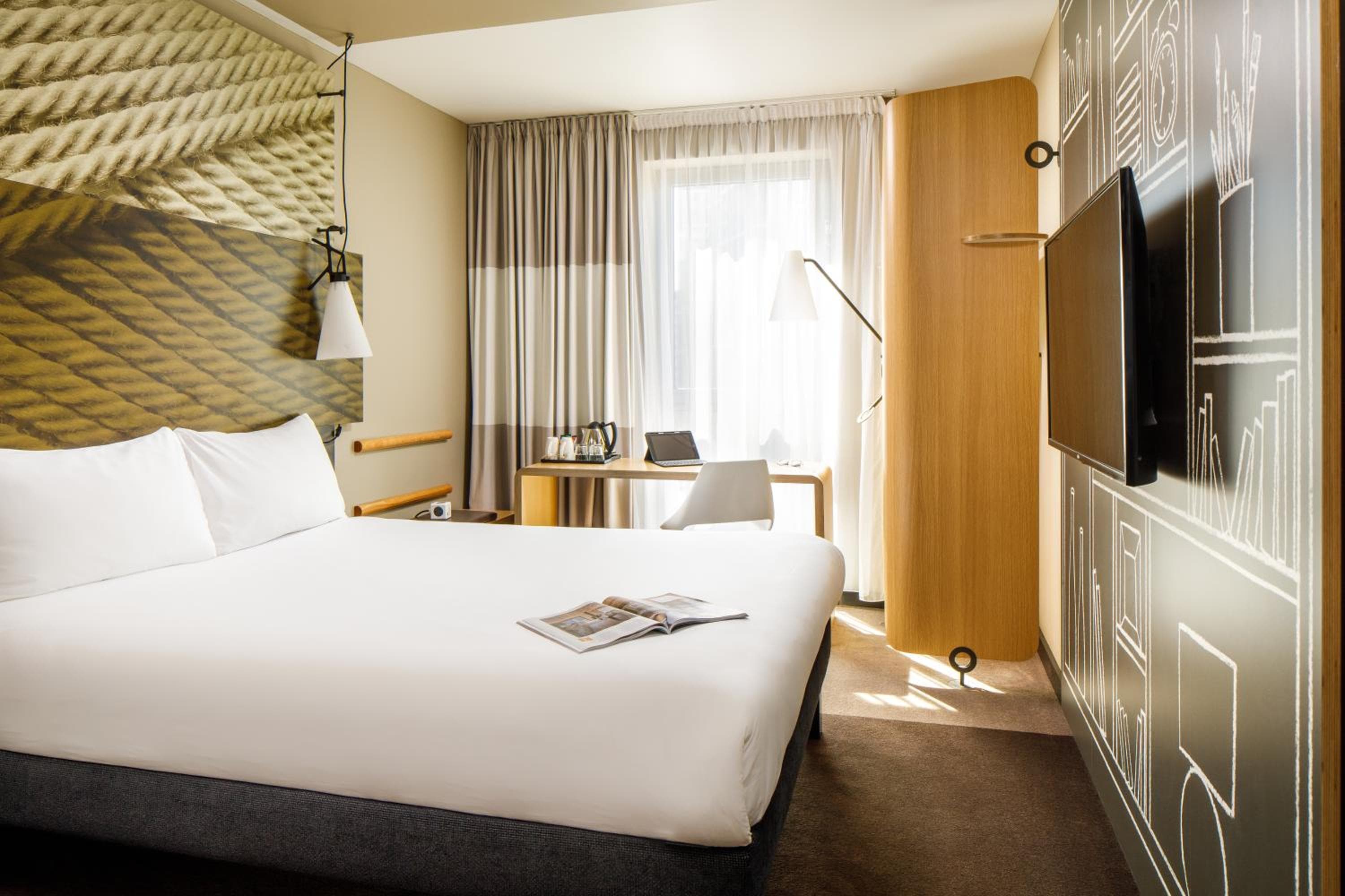 ibis London Canning Town — 25