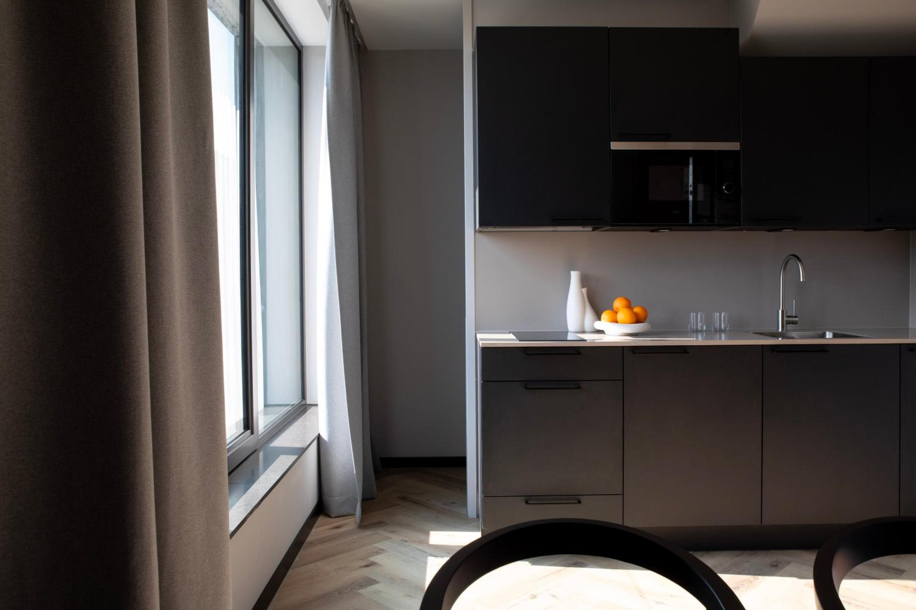 Bob W Amsterdam Noord — 24