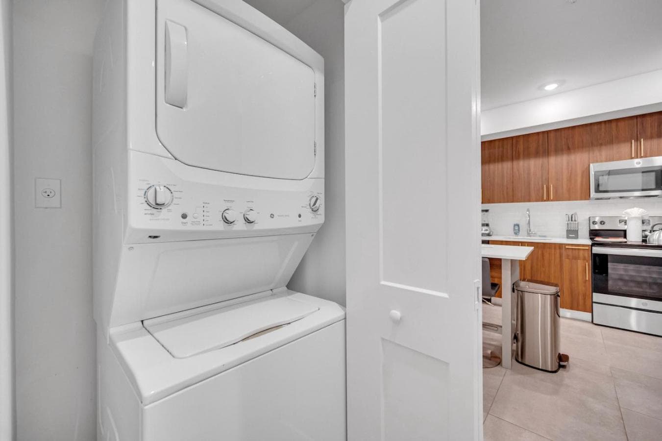 Modern Unit in the Heart of Downtown Miami With Free Parking — 17