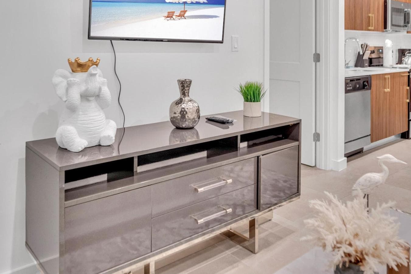 Modern Unit in the Heart of Downtown Miami With Free Parking — 9