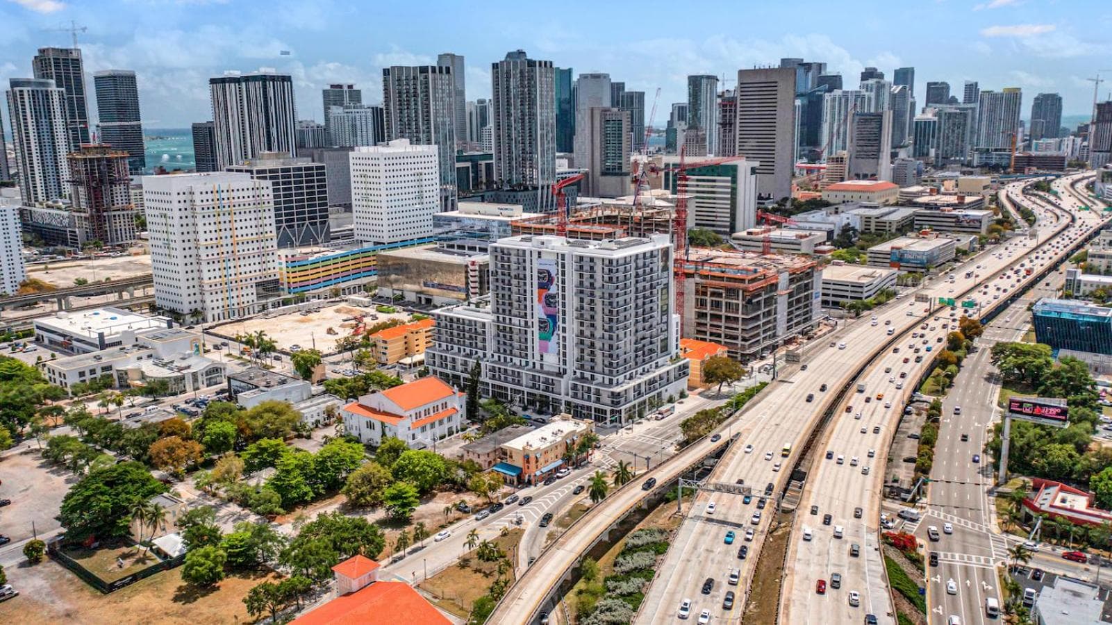 Moderne Einheit im Herzen von Downtown Miami mit kostenlosem Parkplatz. — 24