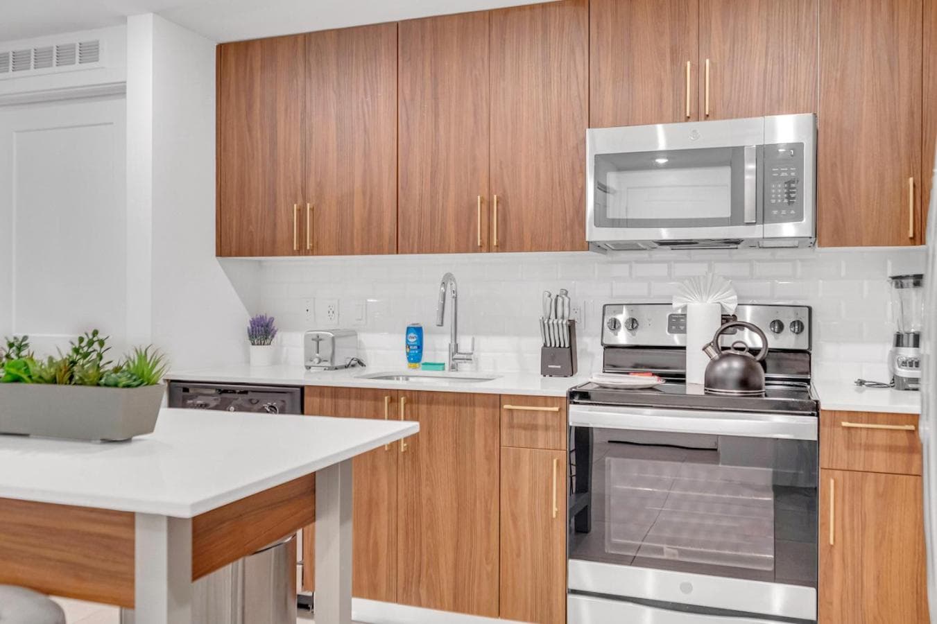 Exclusive Condo in Downtown Miami With Pool Views and Free Parking — 21