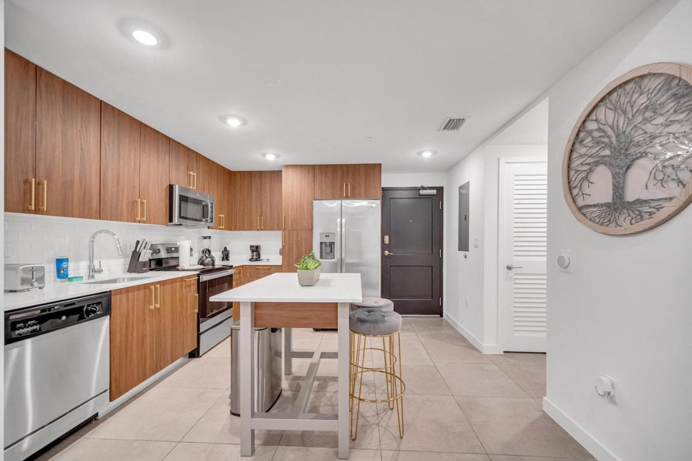 Exclusive Condo in Downtown Miami With Pool Views and Free Parking — 30