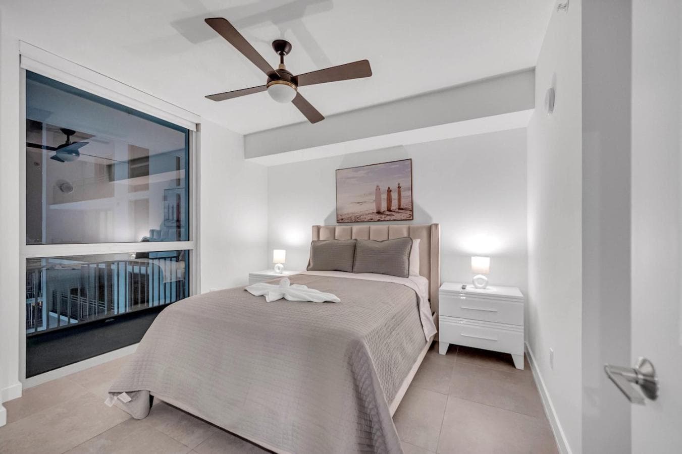 Exclusive Condo in Downtown Miami With Pool Views and Free Parking — 28