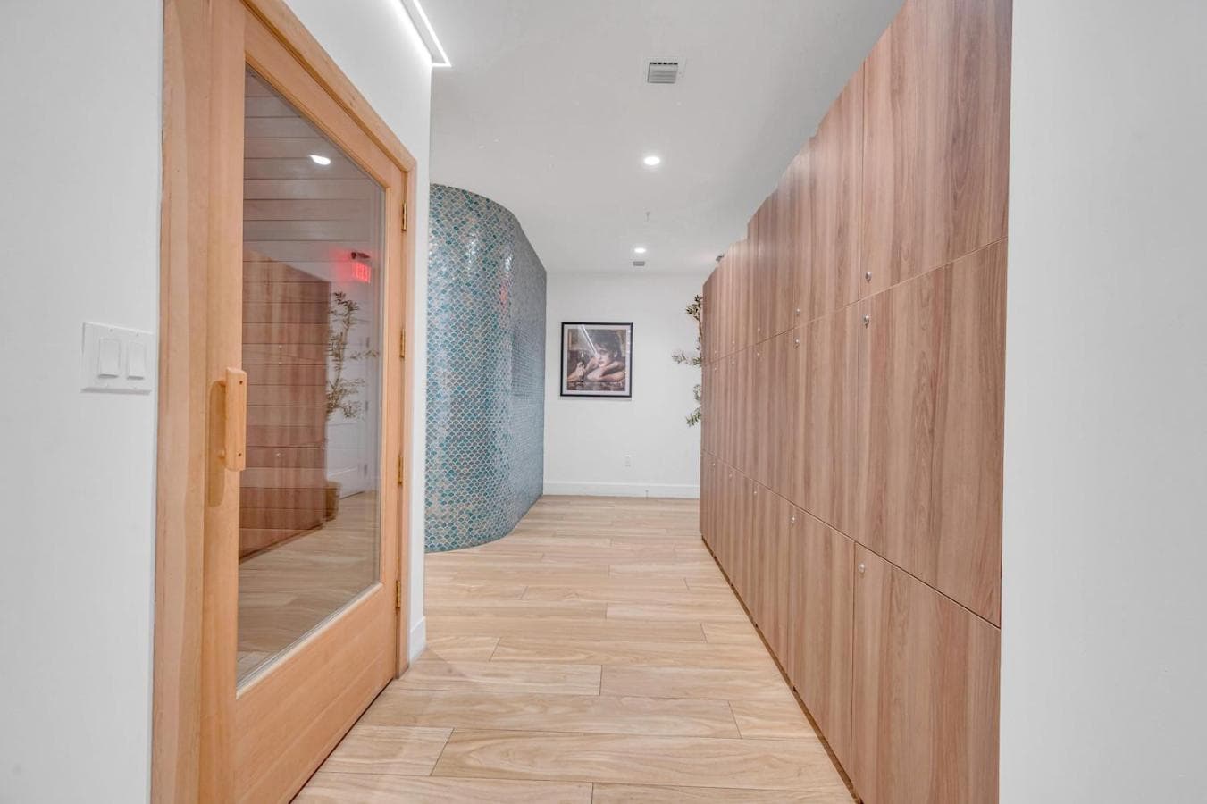 Exclusive Condo in Downtown Miami With Pool Views and Free Parking — 24