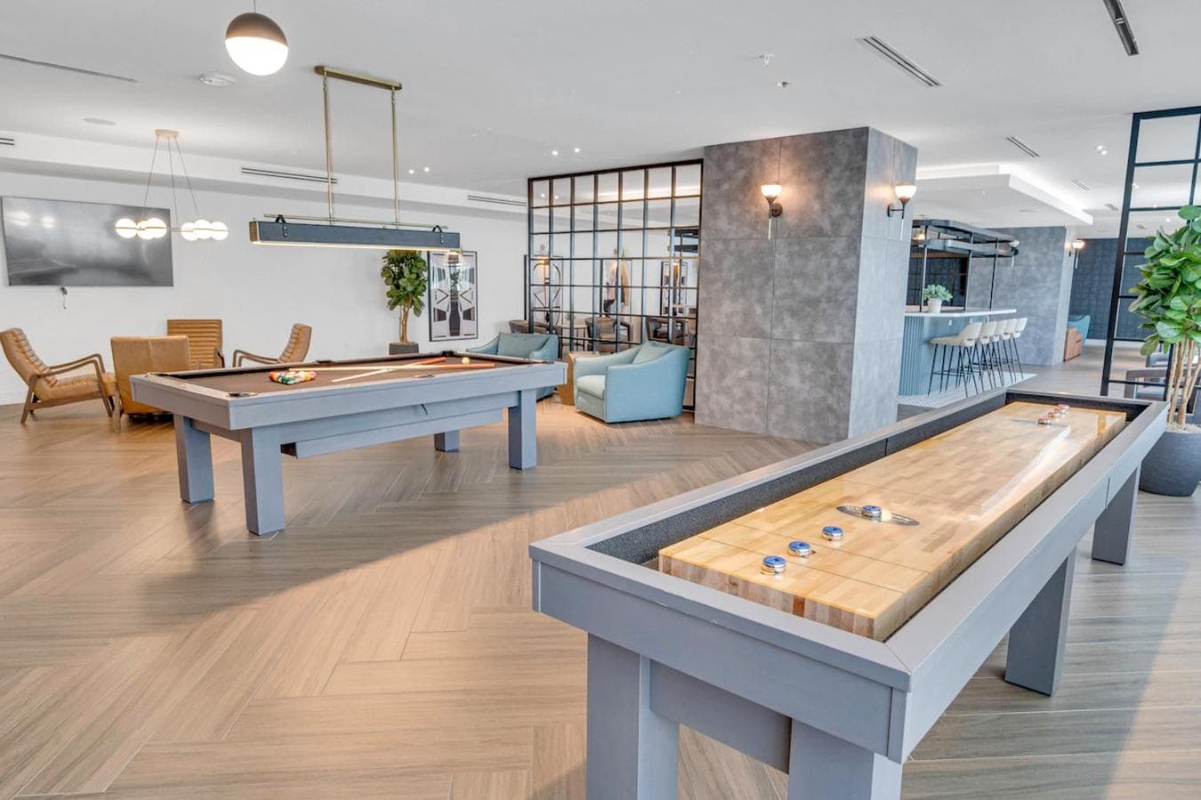 Exclusive Condo in Downtown Miami With Pool Views and Free Parking — 3