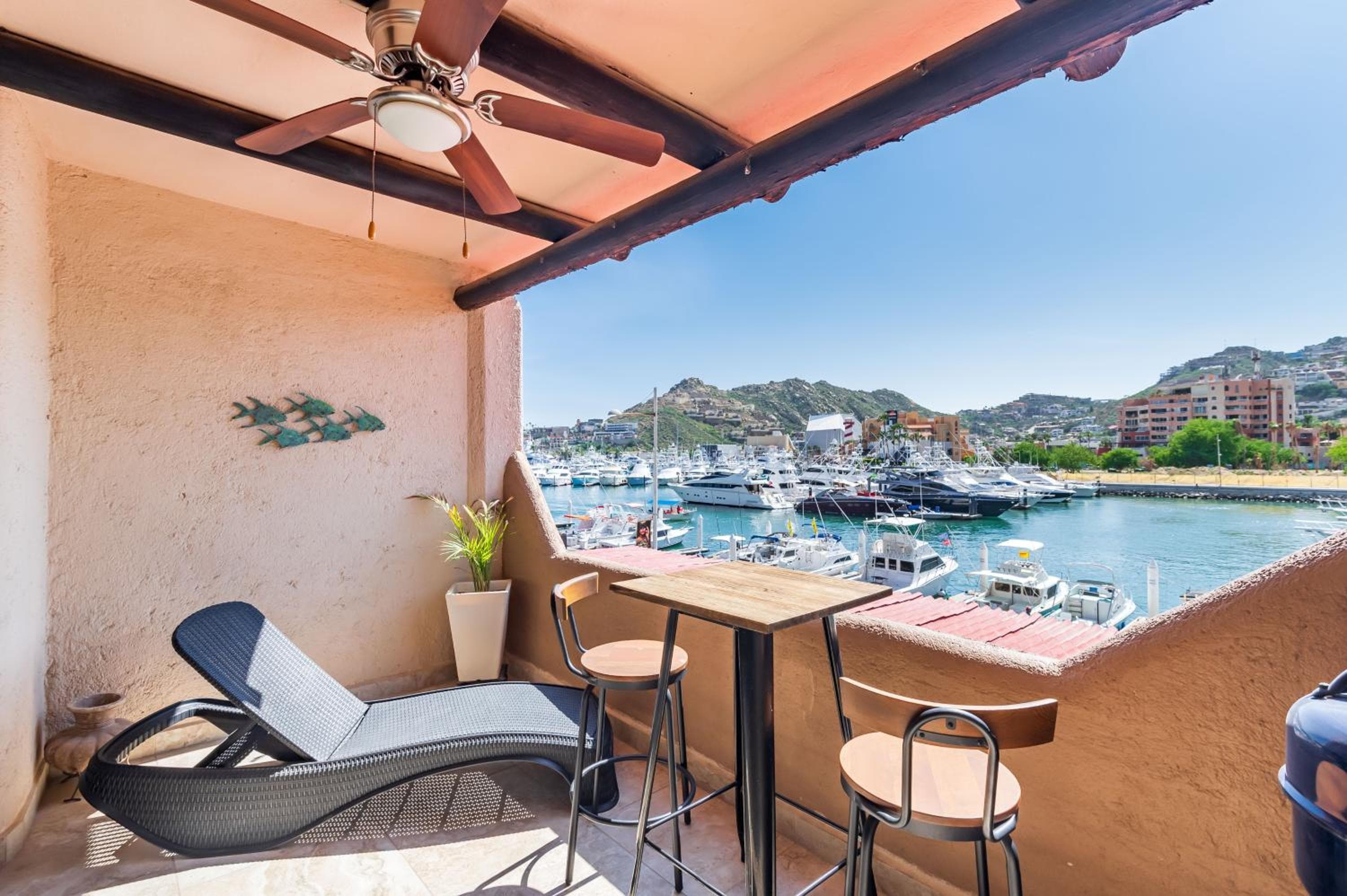 Marina Cabo Plaza Town & Beach condomini — 19