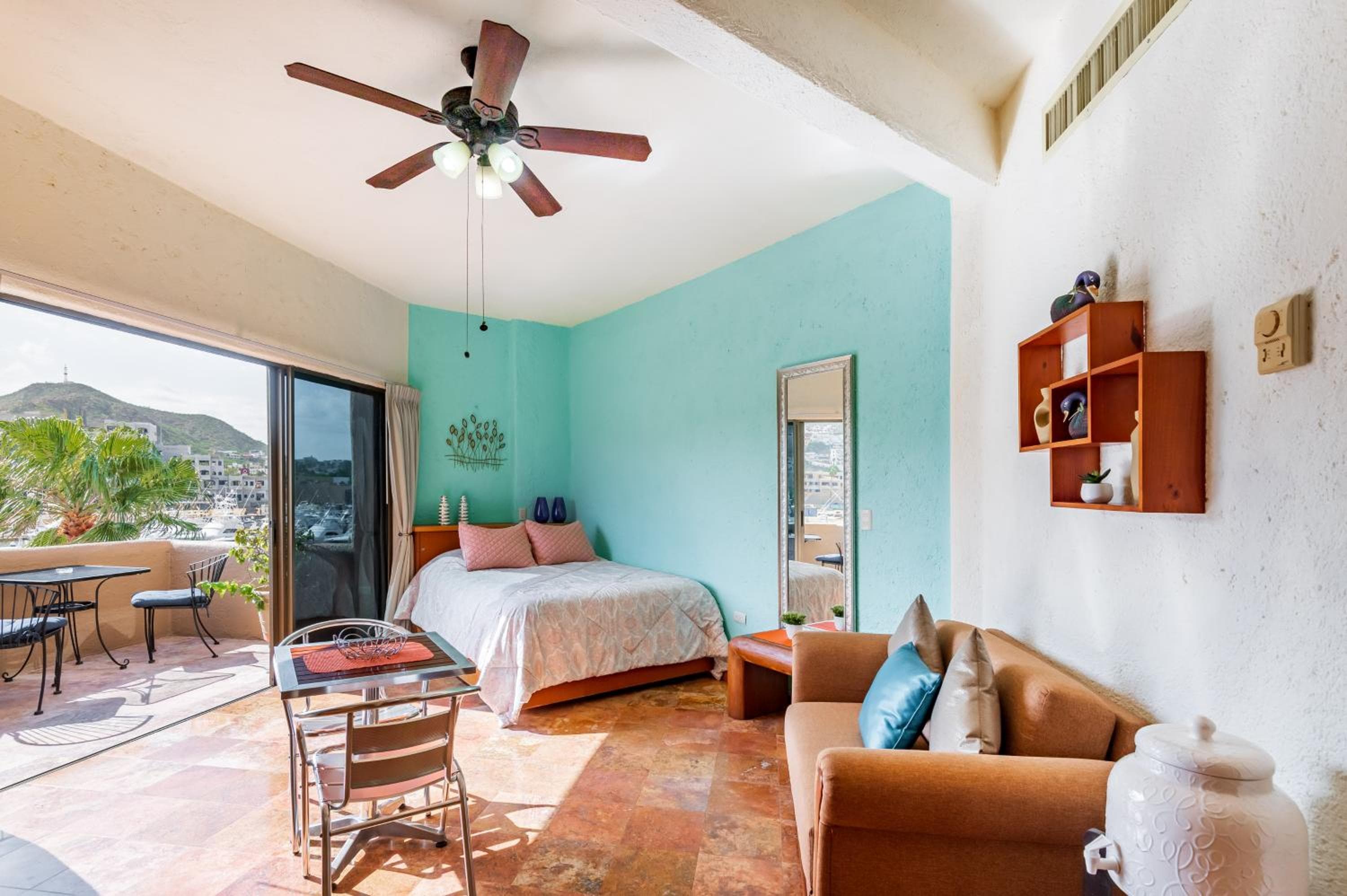 Marina Cabo Plaza Town & Beach condomini — 30