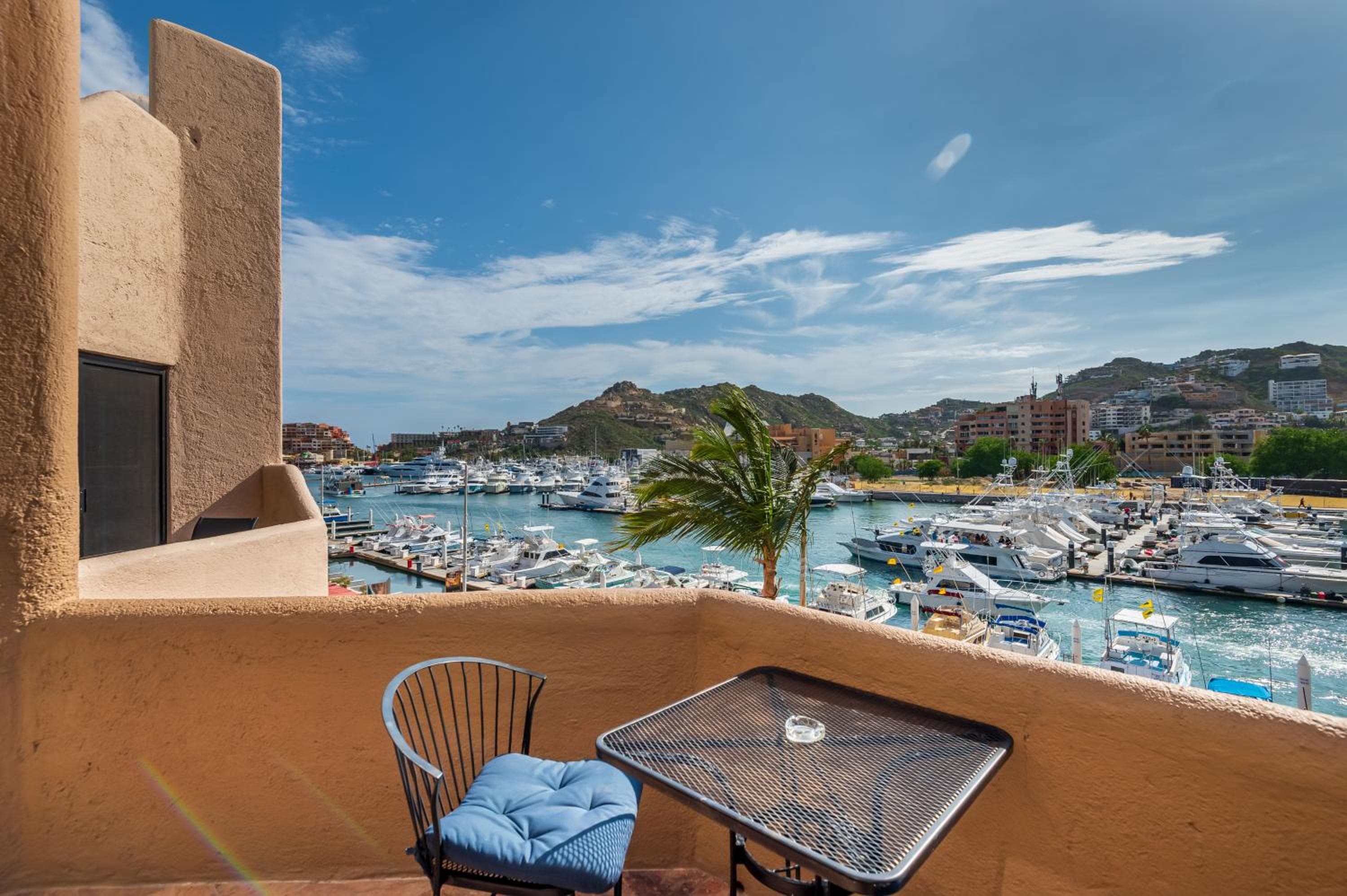 Marina Cabo Plaza Town & Beach condomini — 25
