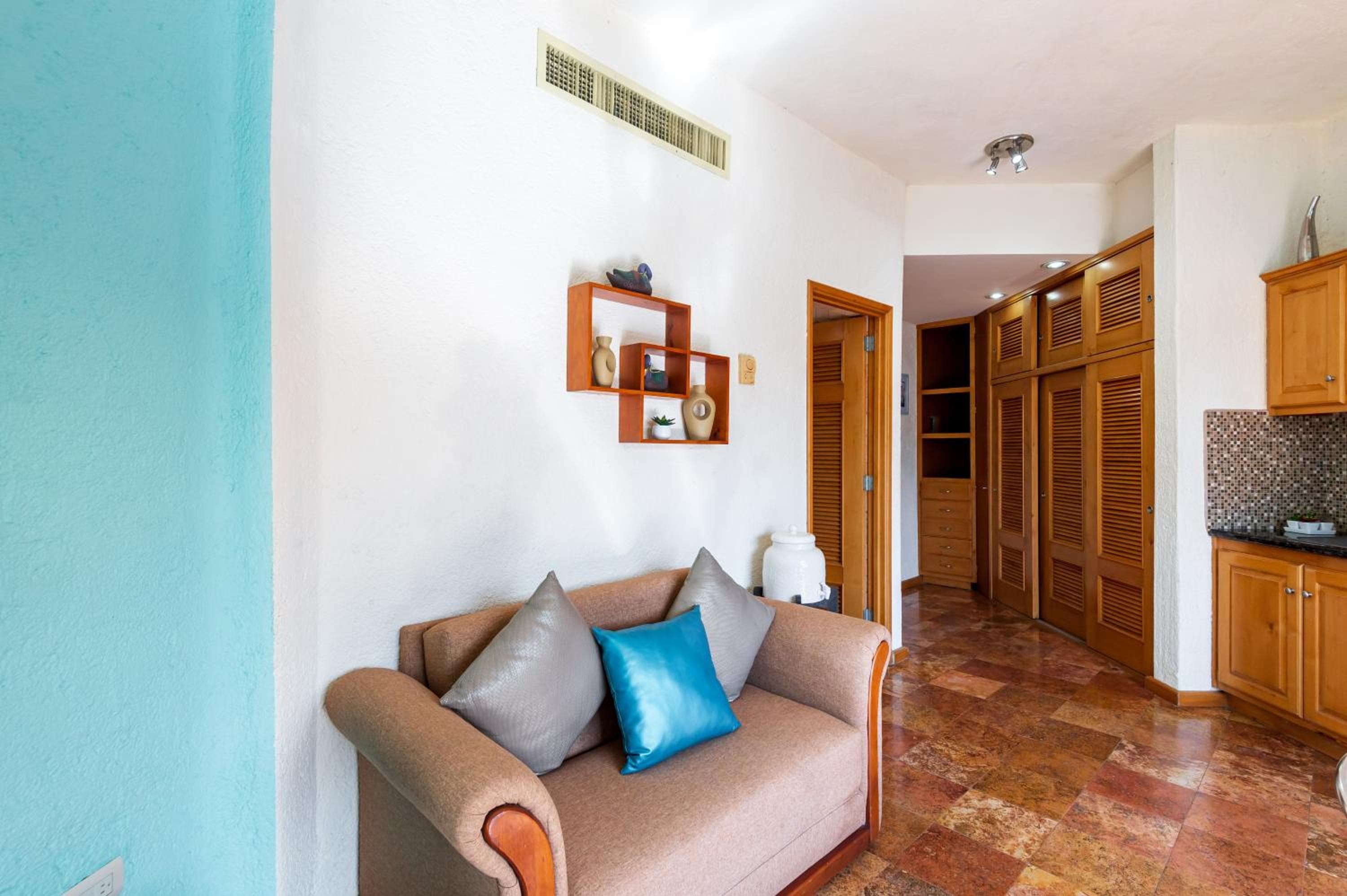 Marina Cabo Plaza Town & Beach condomini — 28