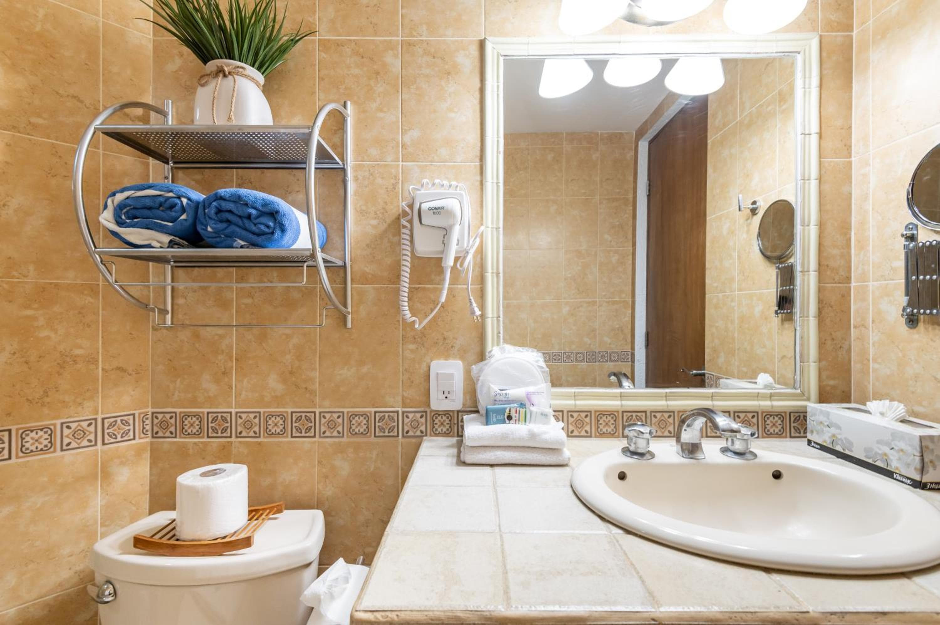 Marina Cabo Plaza Town & Beach Condos — 6